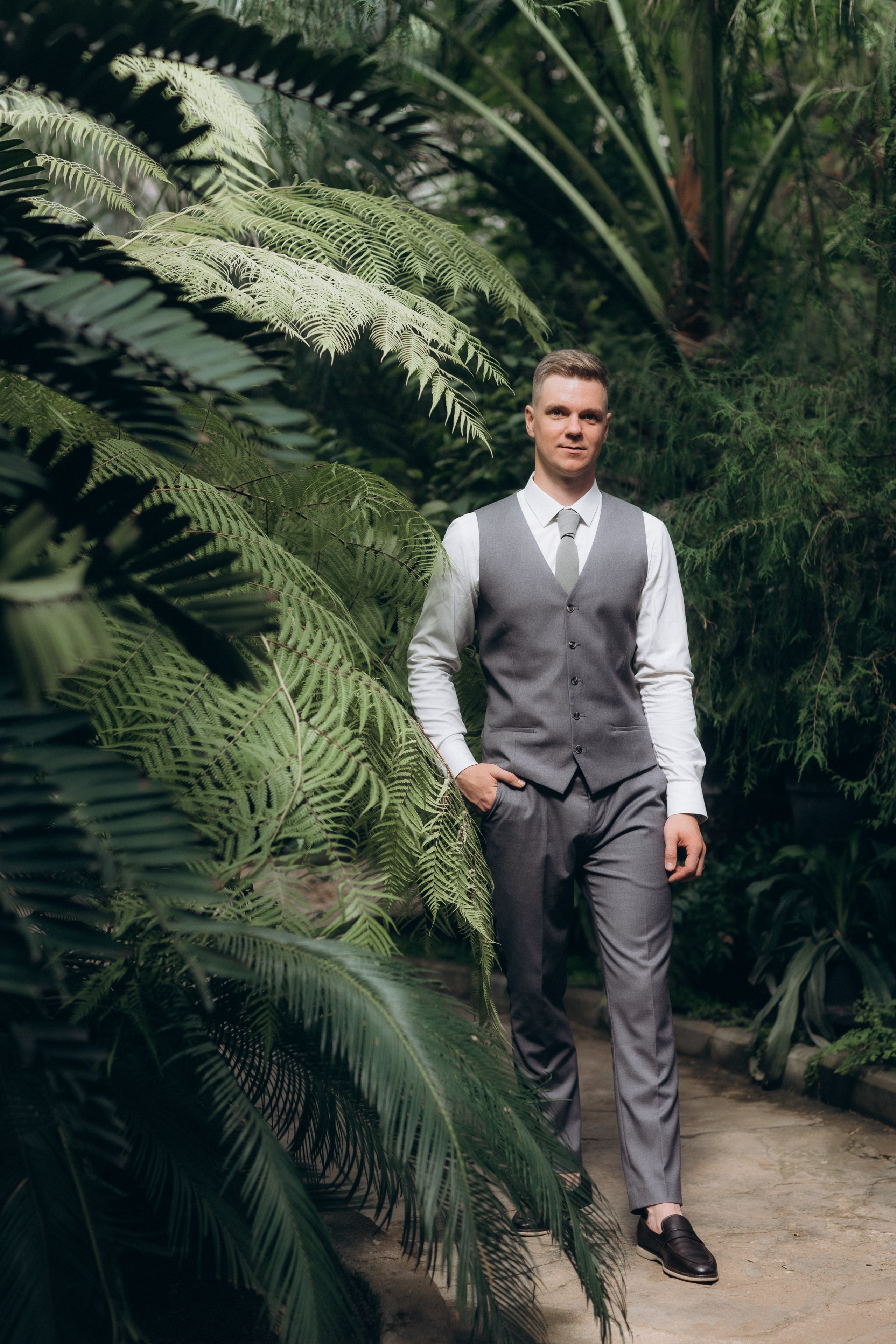 Свадебная фотосессия в Главном Ботаническом саду и в оранжерее. Свадебный фотограф в Москве Мария Крош