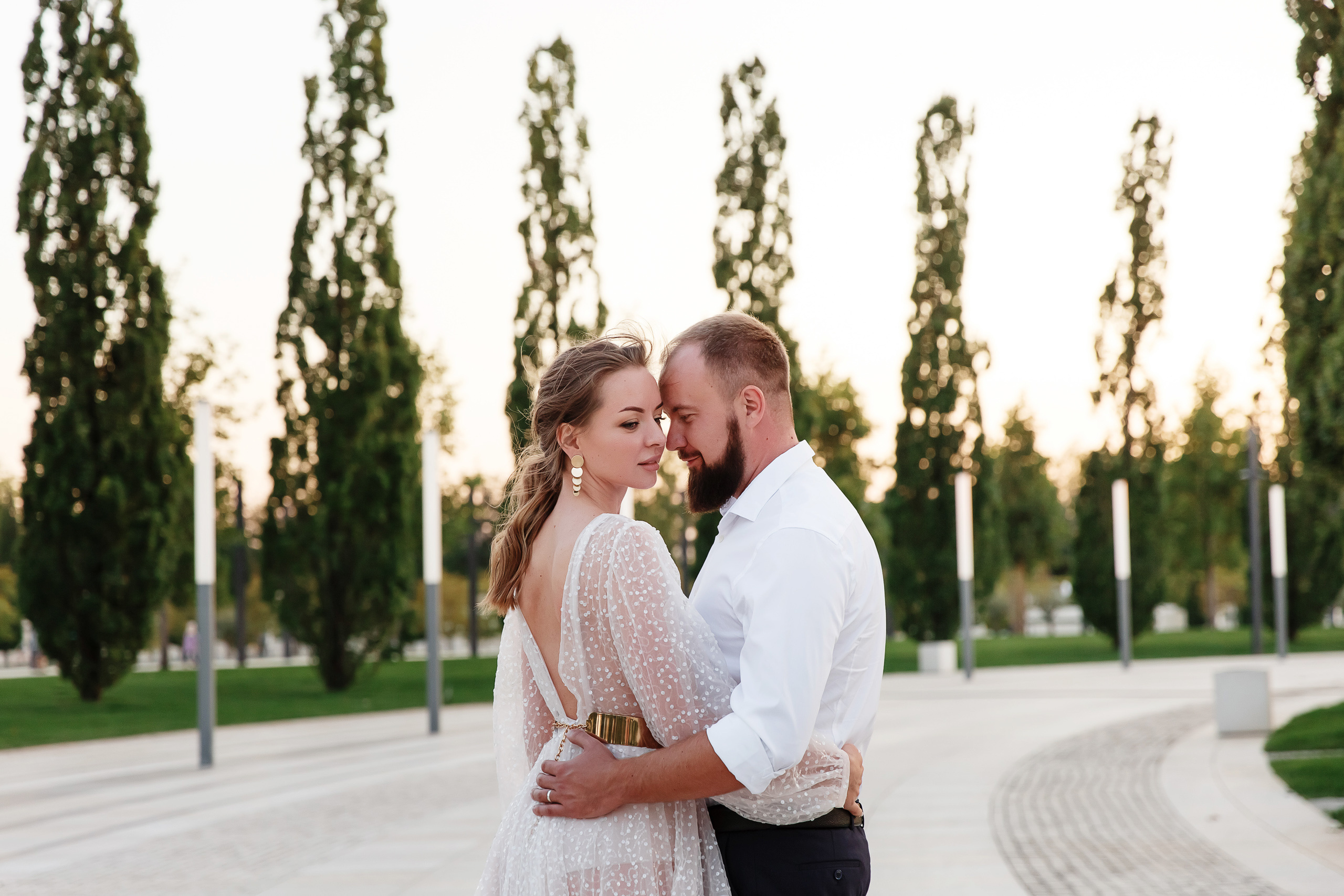 Свадебная прогулка в парке Галицкого. Фотограф на свадьбу Дмитрий Шевченко.