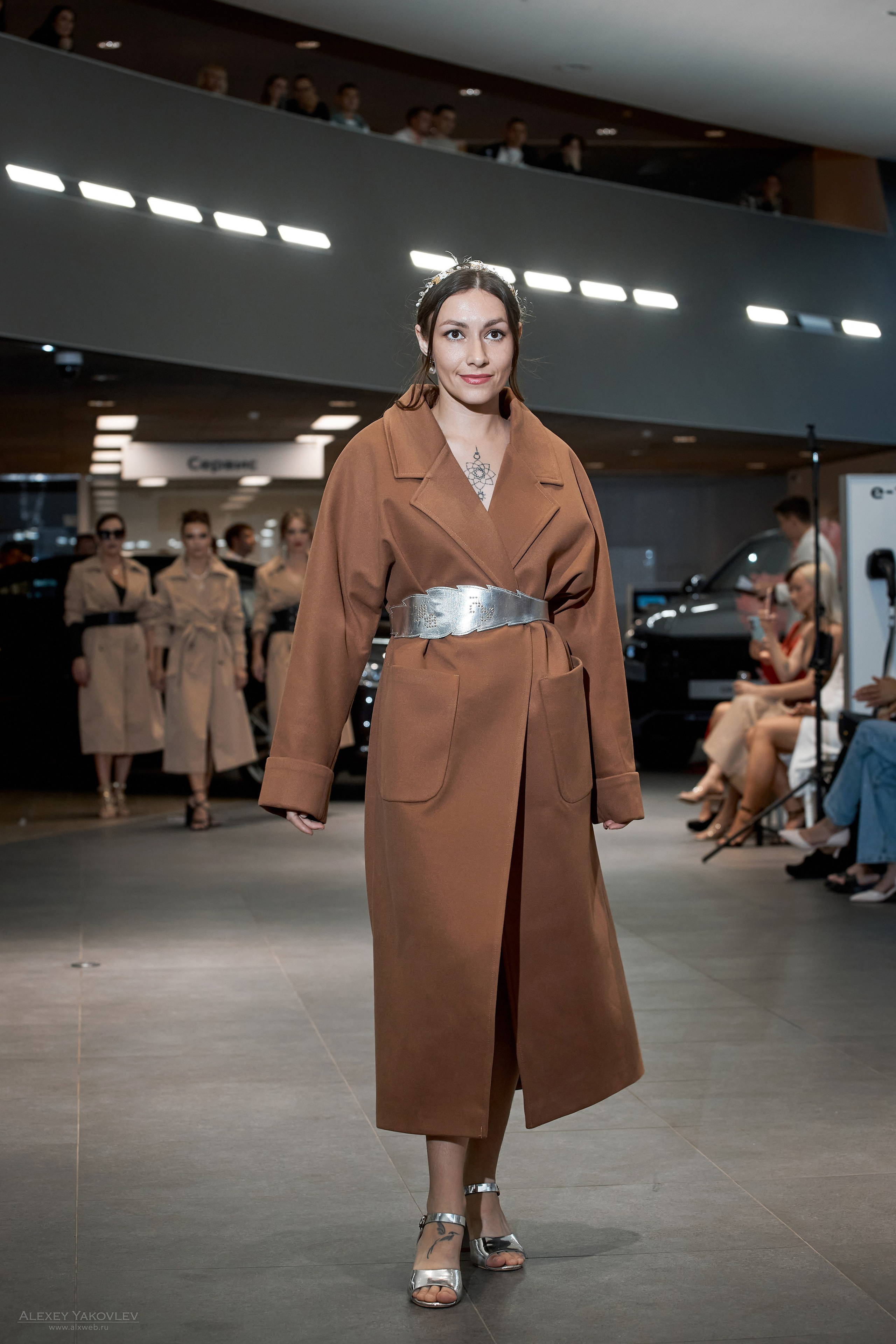 Модный показ PRE-FALL модельной школы Modeling+. Фотограф Алексей Яковлев