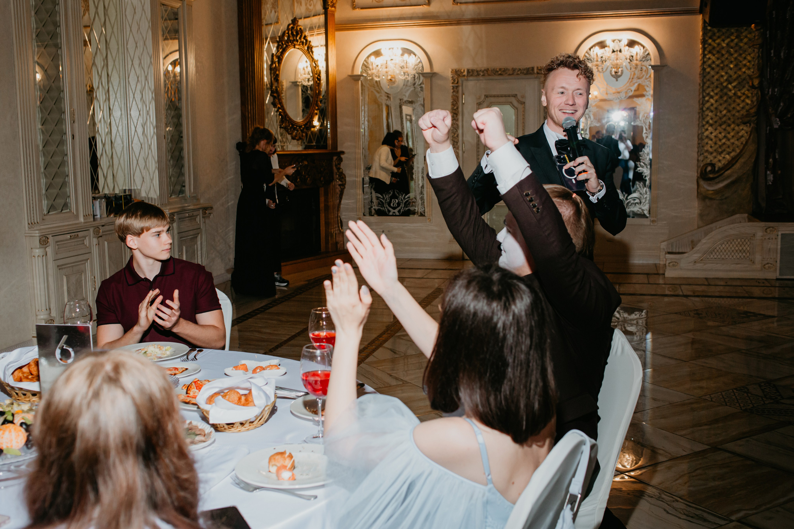 Выпускной. 11 лицей. Фотограф в Челябинске Ополихина Анна