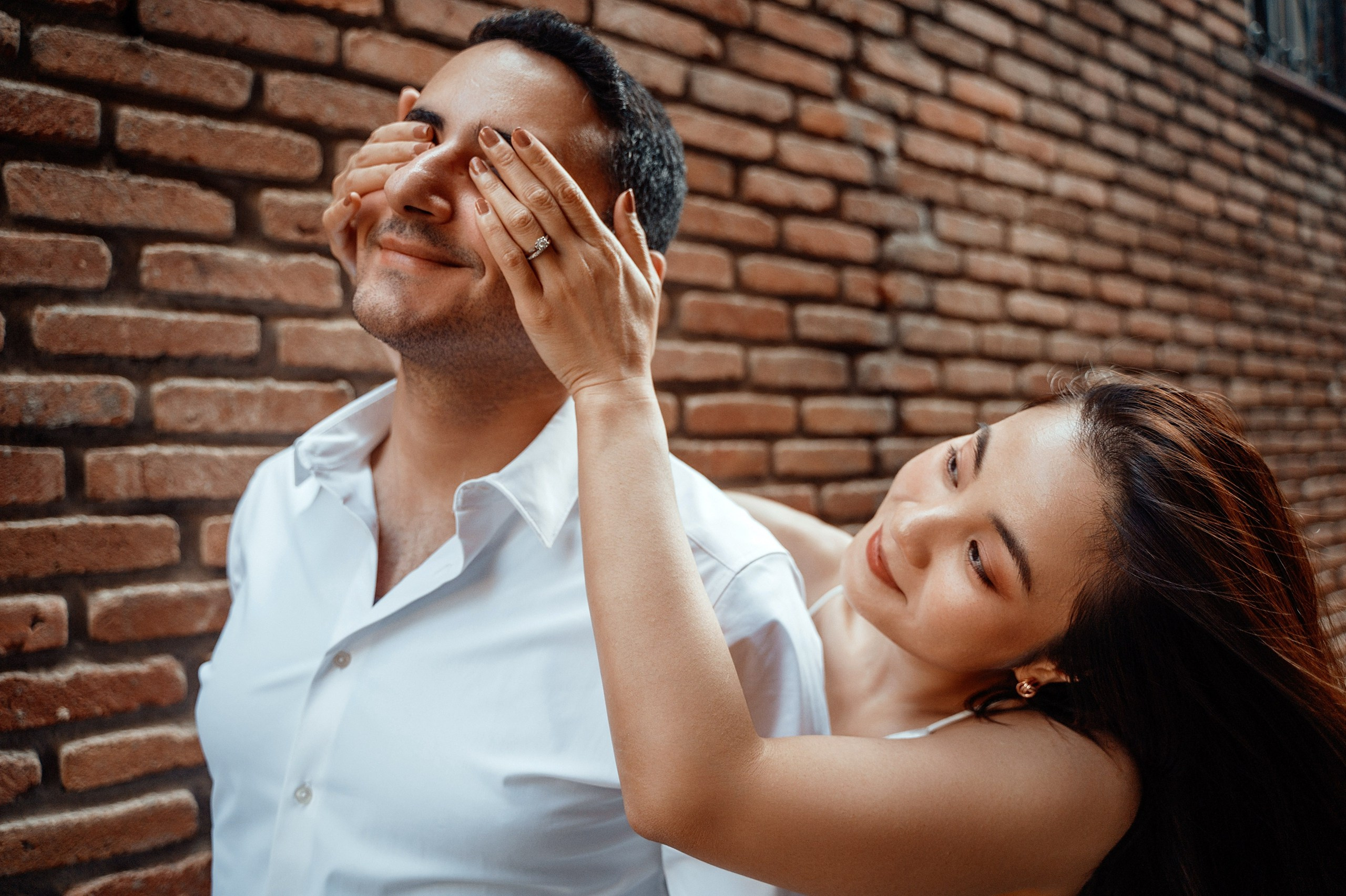 Alaeddine & Matika on the Peace Bridge in Tbilisi. Photographer Sergey Otkrytyi in Batumi & Tbilisi