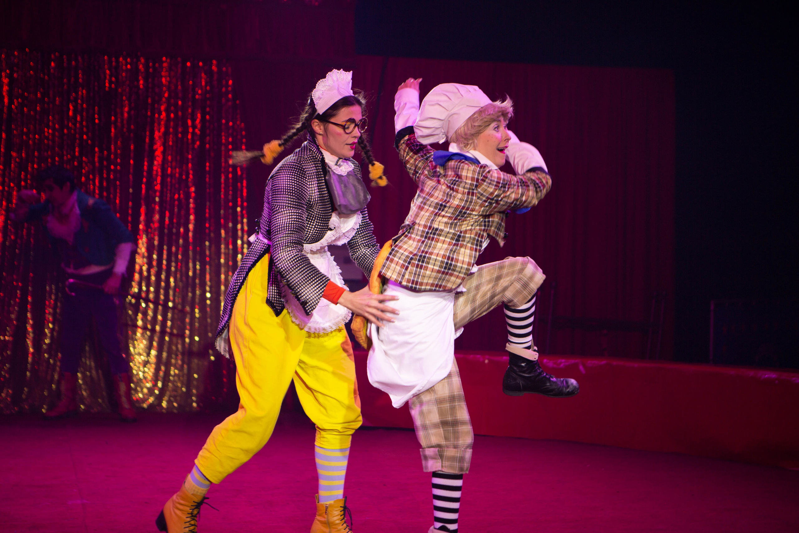 Репортаж шоу| представлений. Фотограф Диана Грачёва