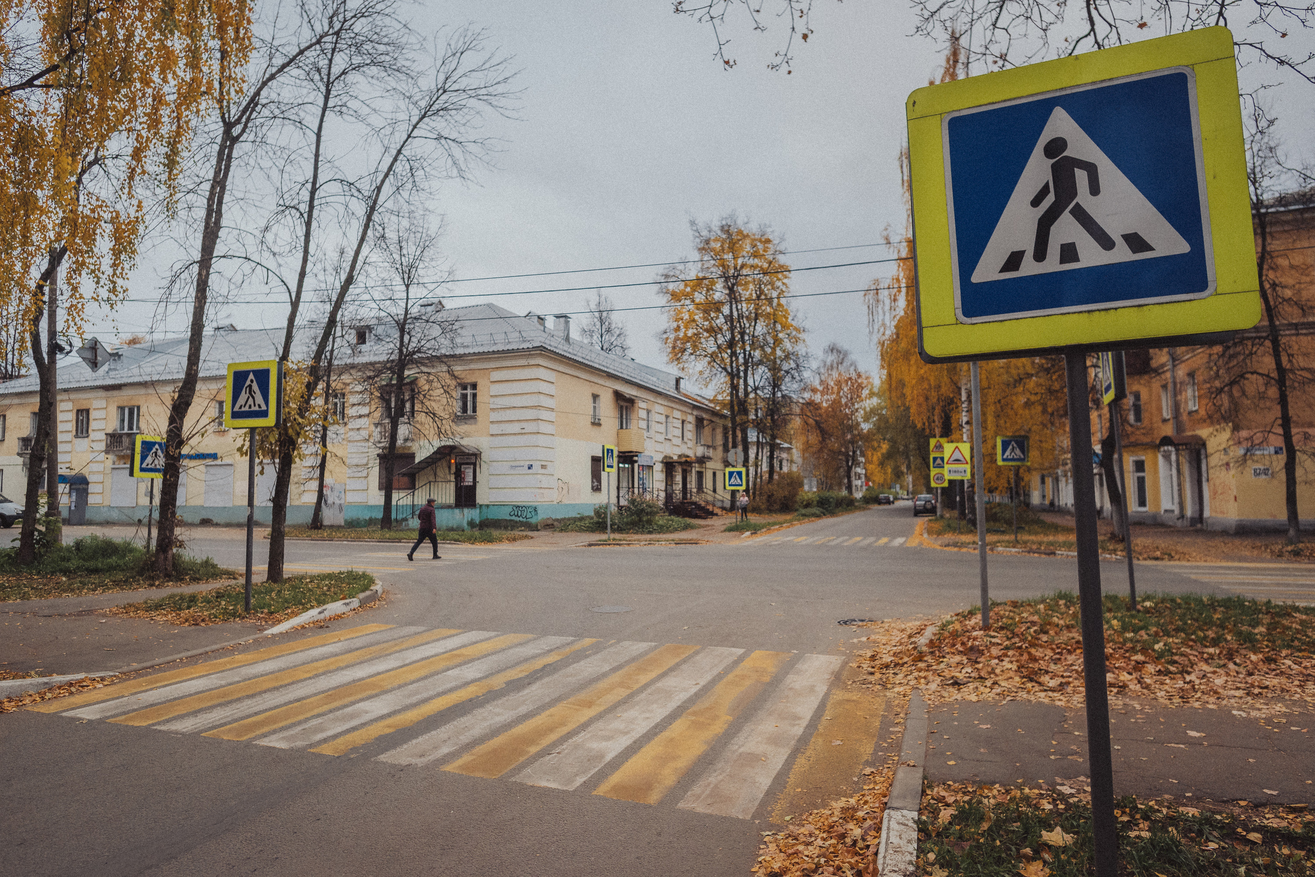 Проект #улицыгорода. Ярославль, ул. Тургенева. Документальный фотограф Илья Тихановский