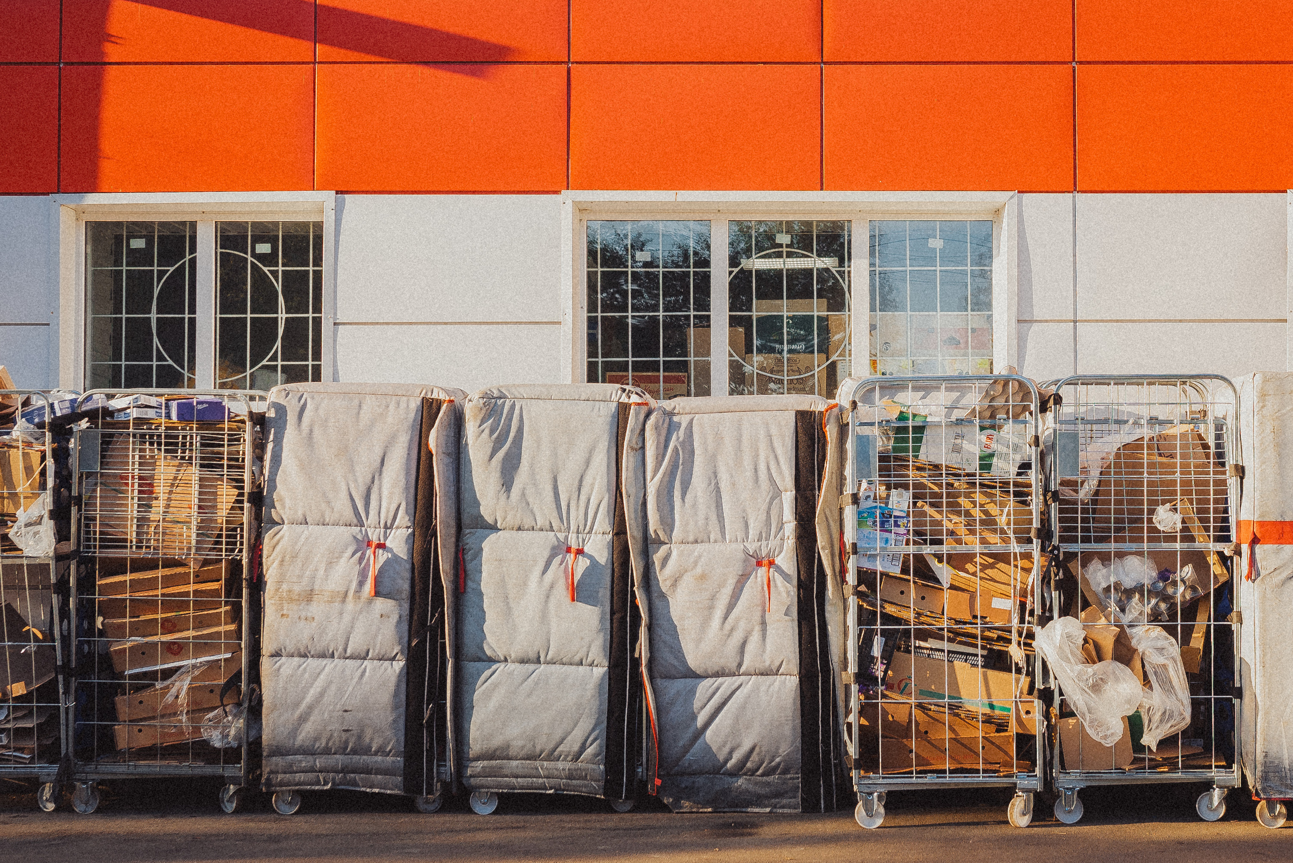 Проект #улицыгорода. Ярославль, ул. Чкалова. Документальный фотограф Илья Тихановский