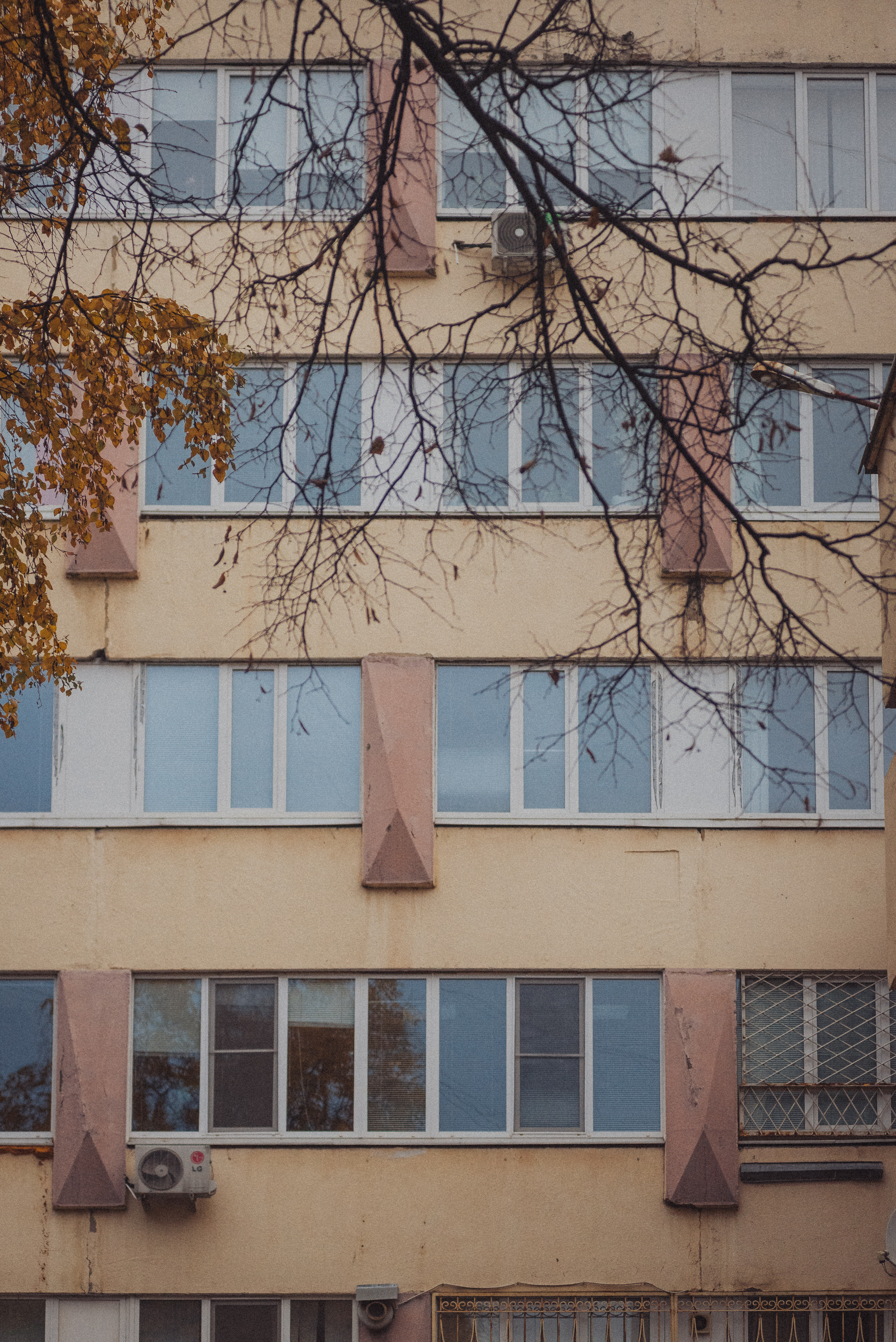 Проект #улицыгорода. Ярославль, ул. Тургенева. Документальный фотограф Илья Тихановский