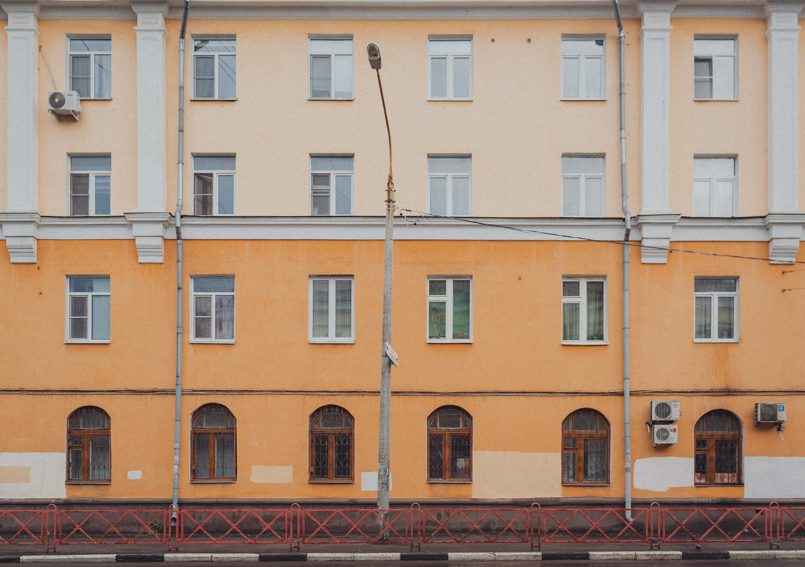 Проект #улицыгорода. Ярославль, ул. Победы. Документальный фотограф Илья Тихановский