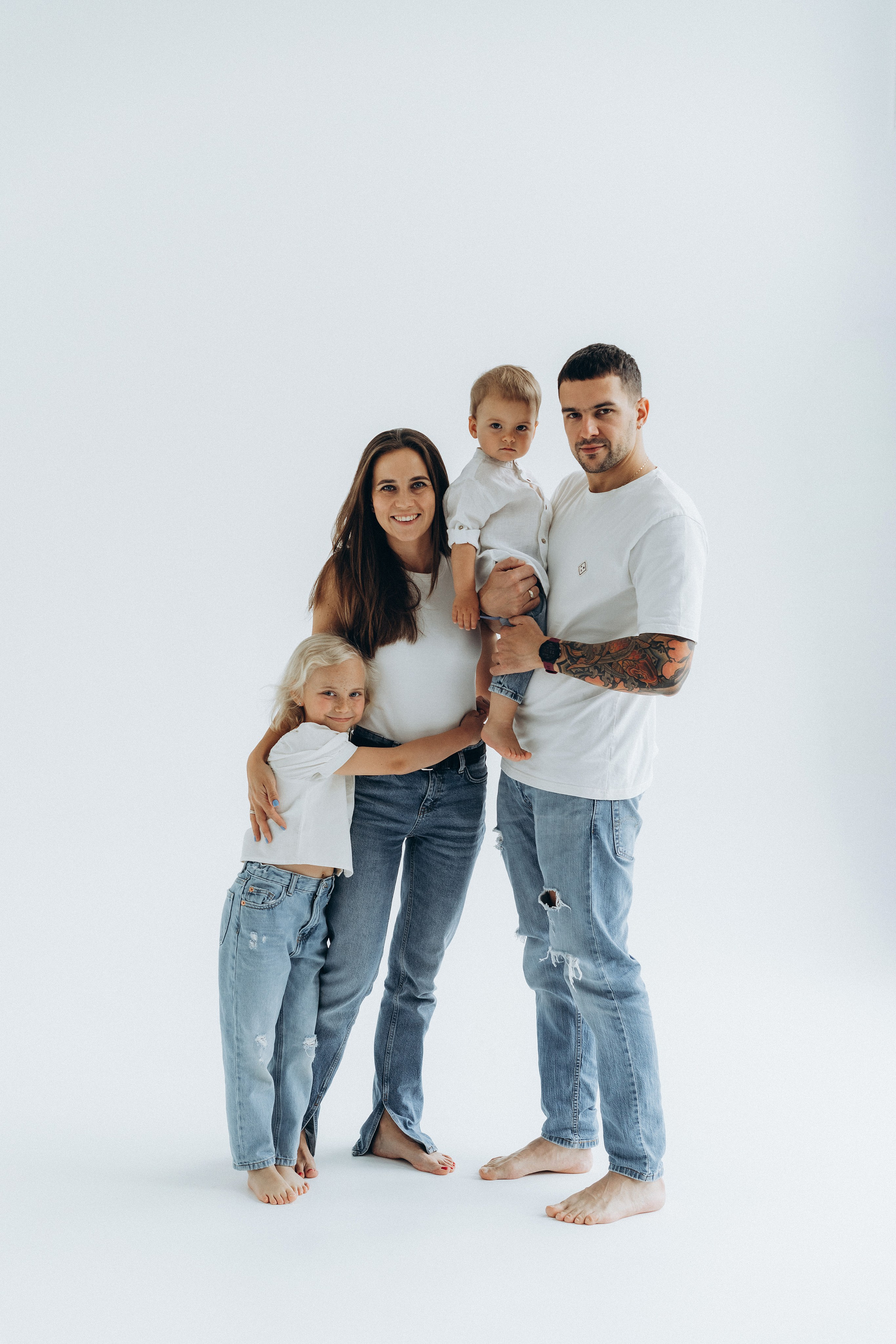 Семейная история на циклораме. Семейный фотограф в Москве Анастасия Скоголева