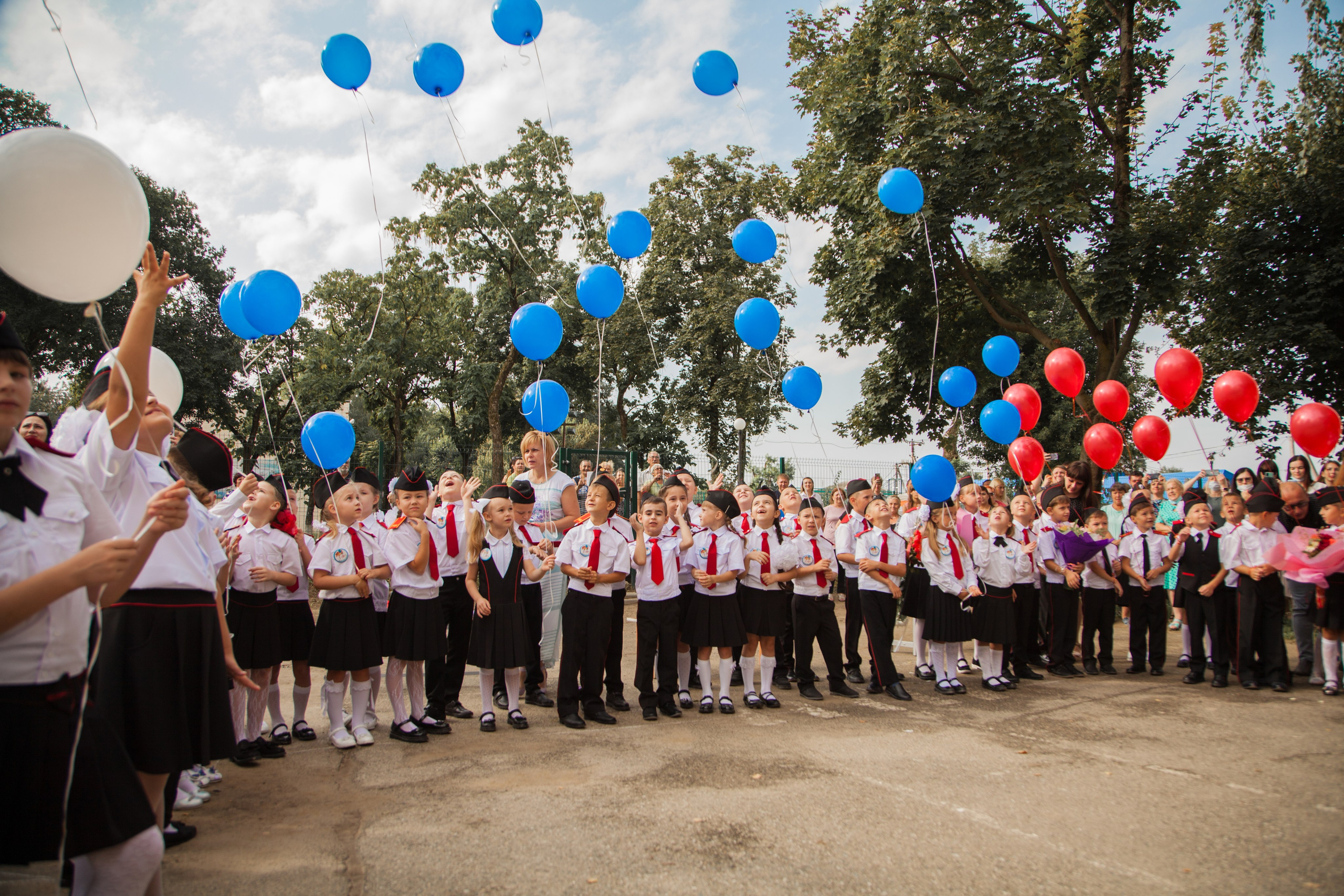 Линейка 1 сентября. Свадебный и семейный фотограф в Армавире