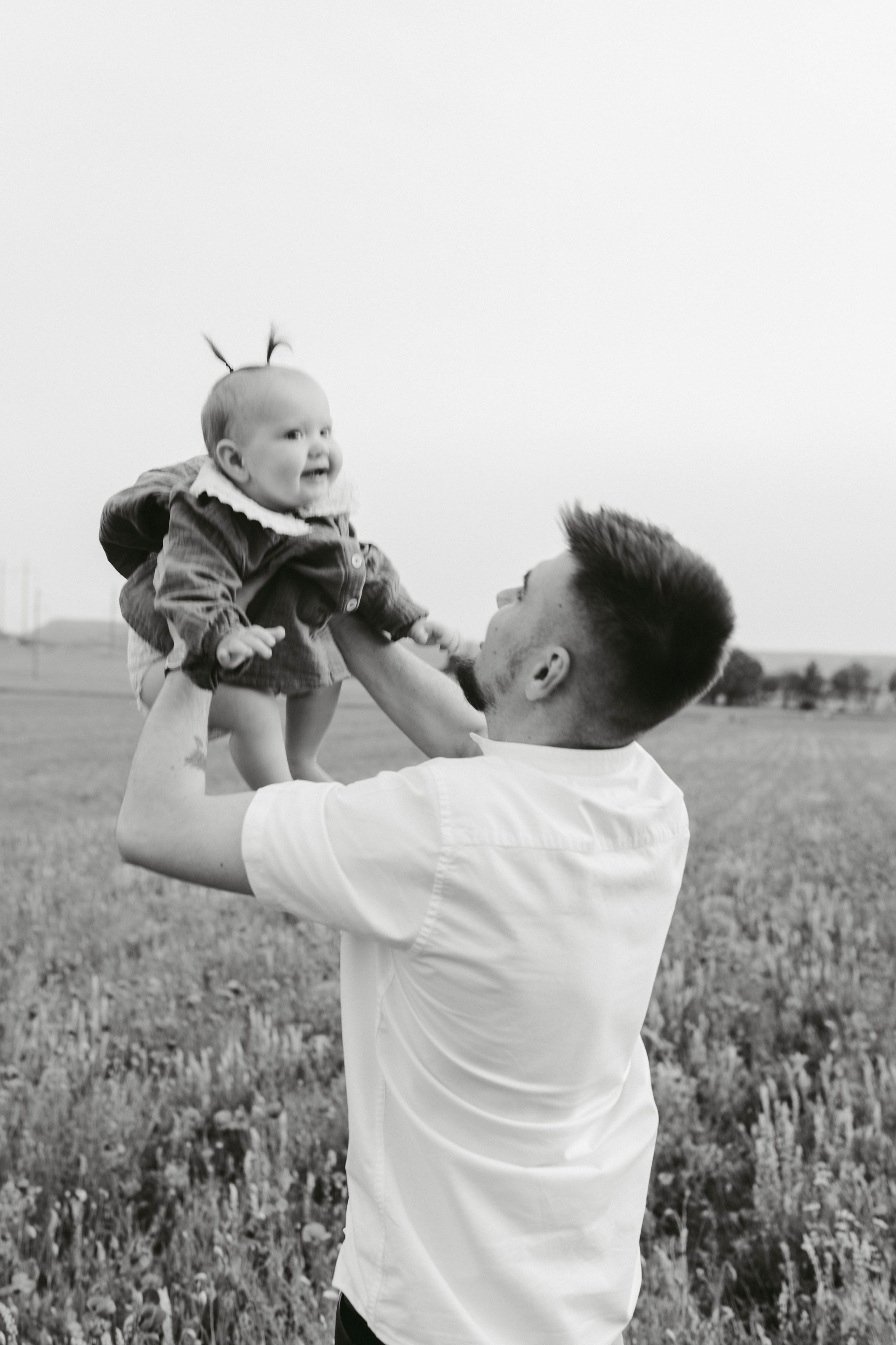 Годик на природе. Фотограф новорожденных и семей с детьми Севастополь