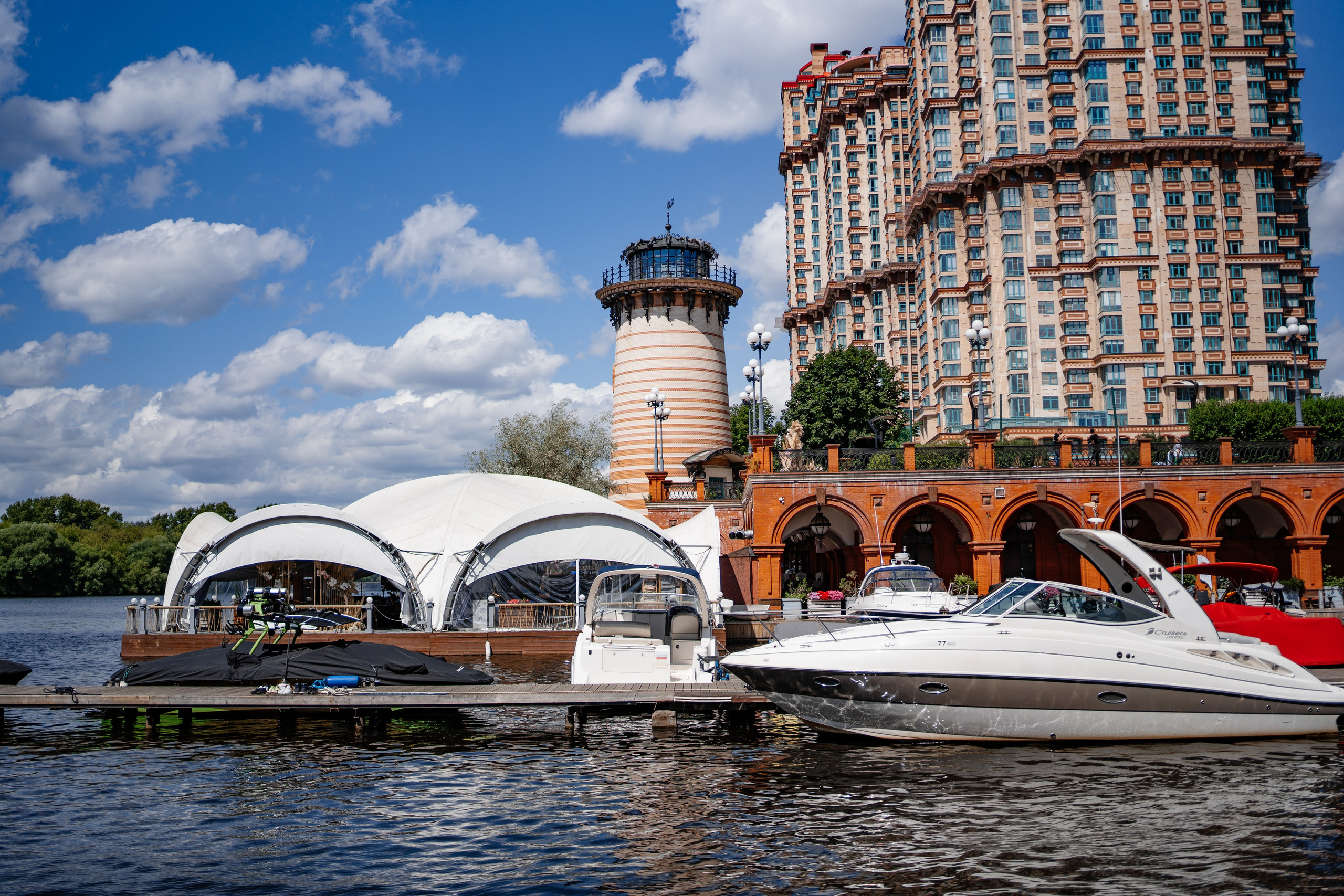 Выездная регистрация свадьбы в ресторане River Club Moscow. Свадебный и семейный фотограф в Москве Светлана Зоткина