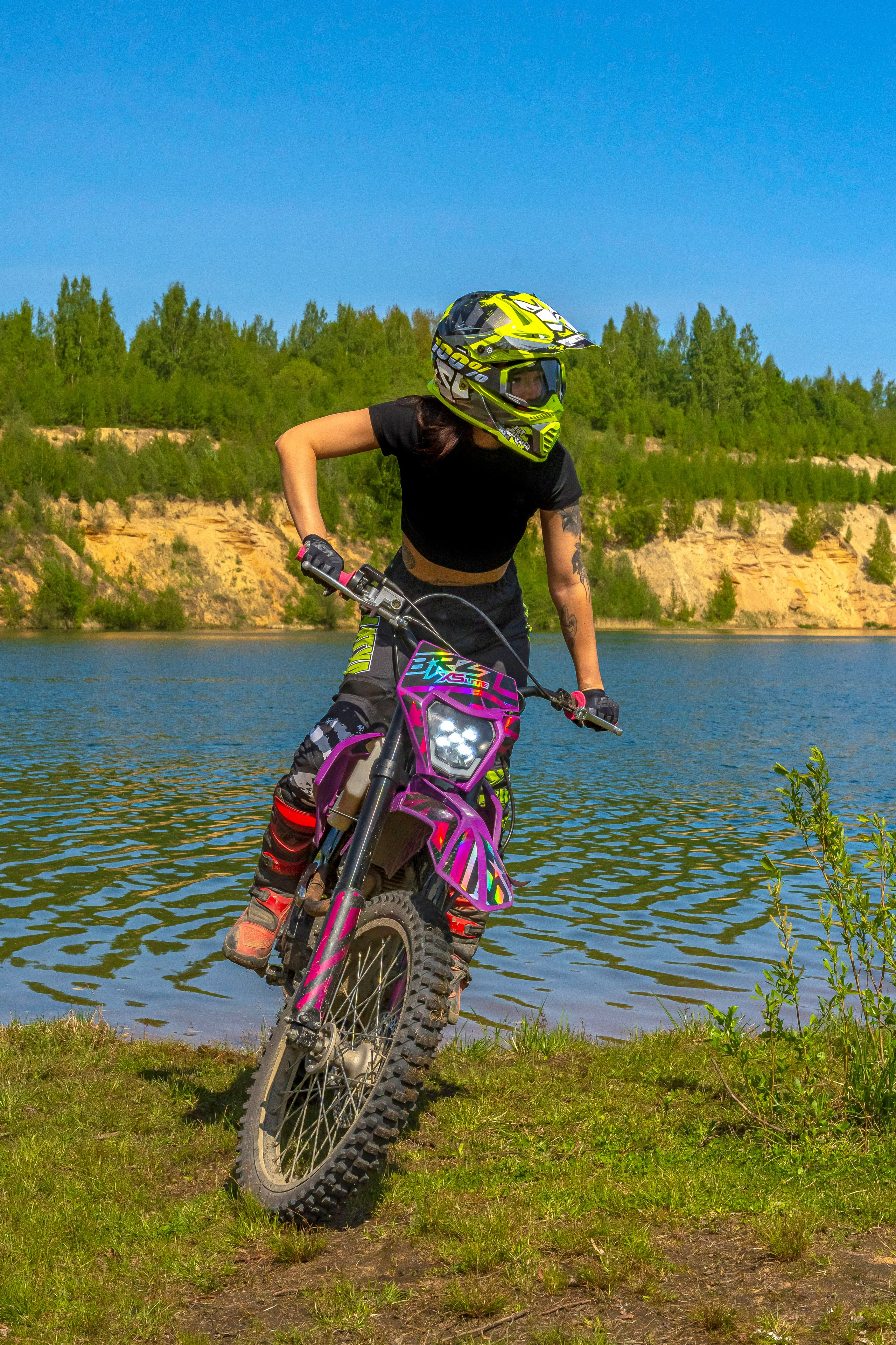 Катя Ли. Графический дизайнер Илья Левченко