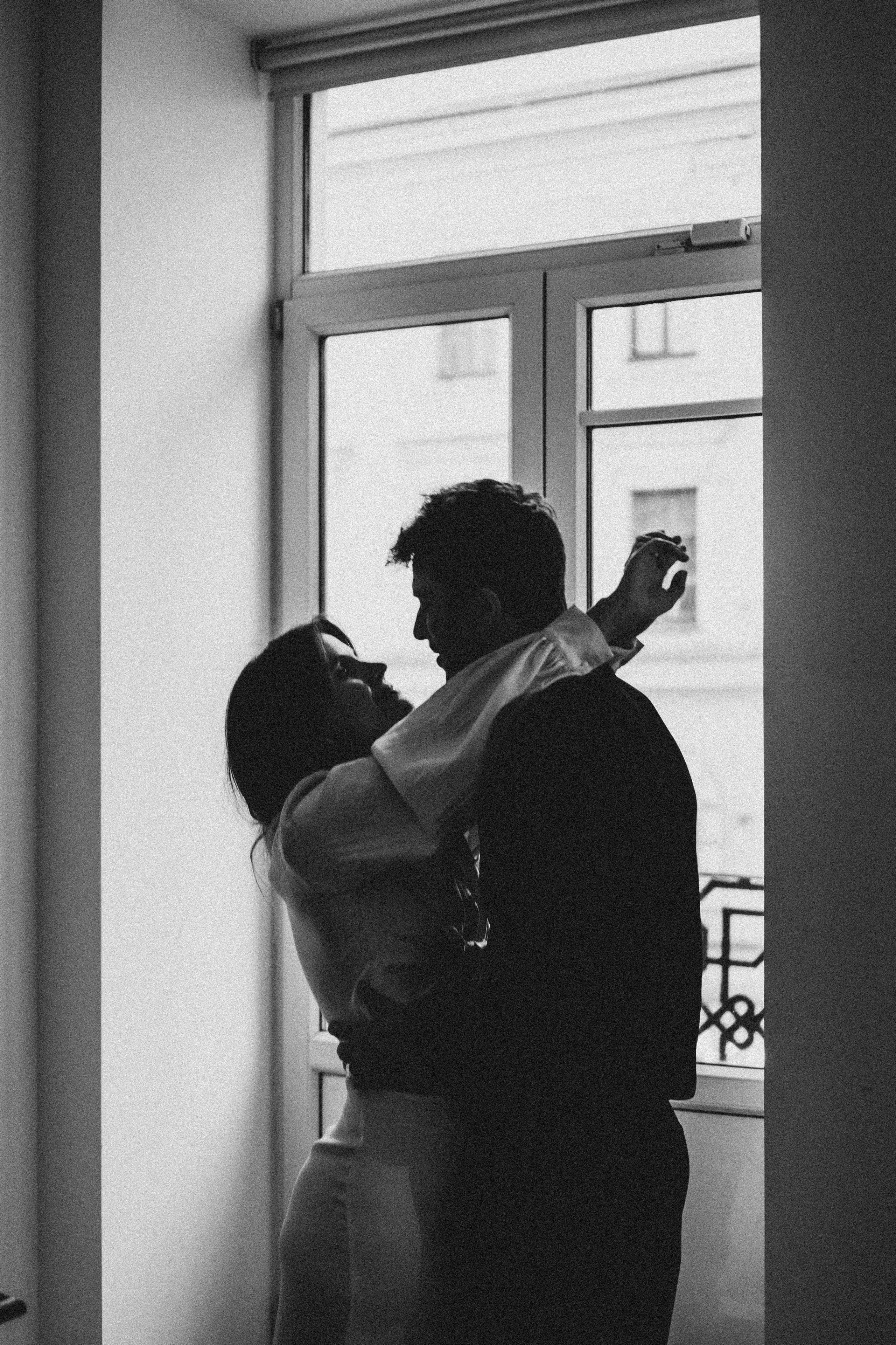 СБОРЫ ЖЕНИХА И НЕВЕСТЫ В УЮТНОЙ КВАРТИРЕ В ЦЕНТРЕ САНТК-ПЕТЕРБУРГА. Профессиональный фотограф, Санкт-Петербург — Виктория Богомолова