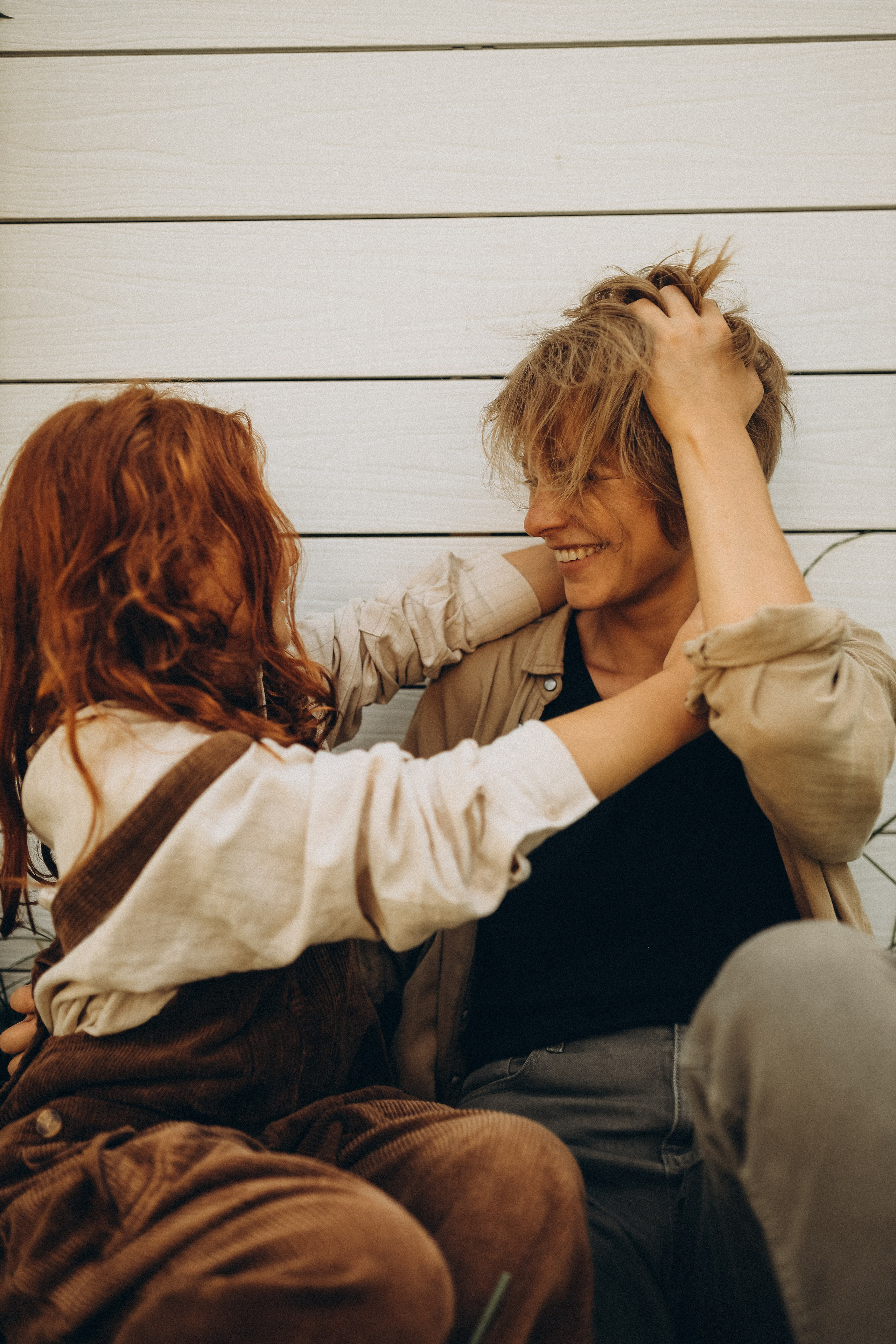 Дина и Миа в огороде. Семейный и детский фотограф в Москве Анастасия Меликова