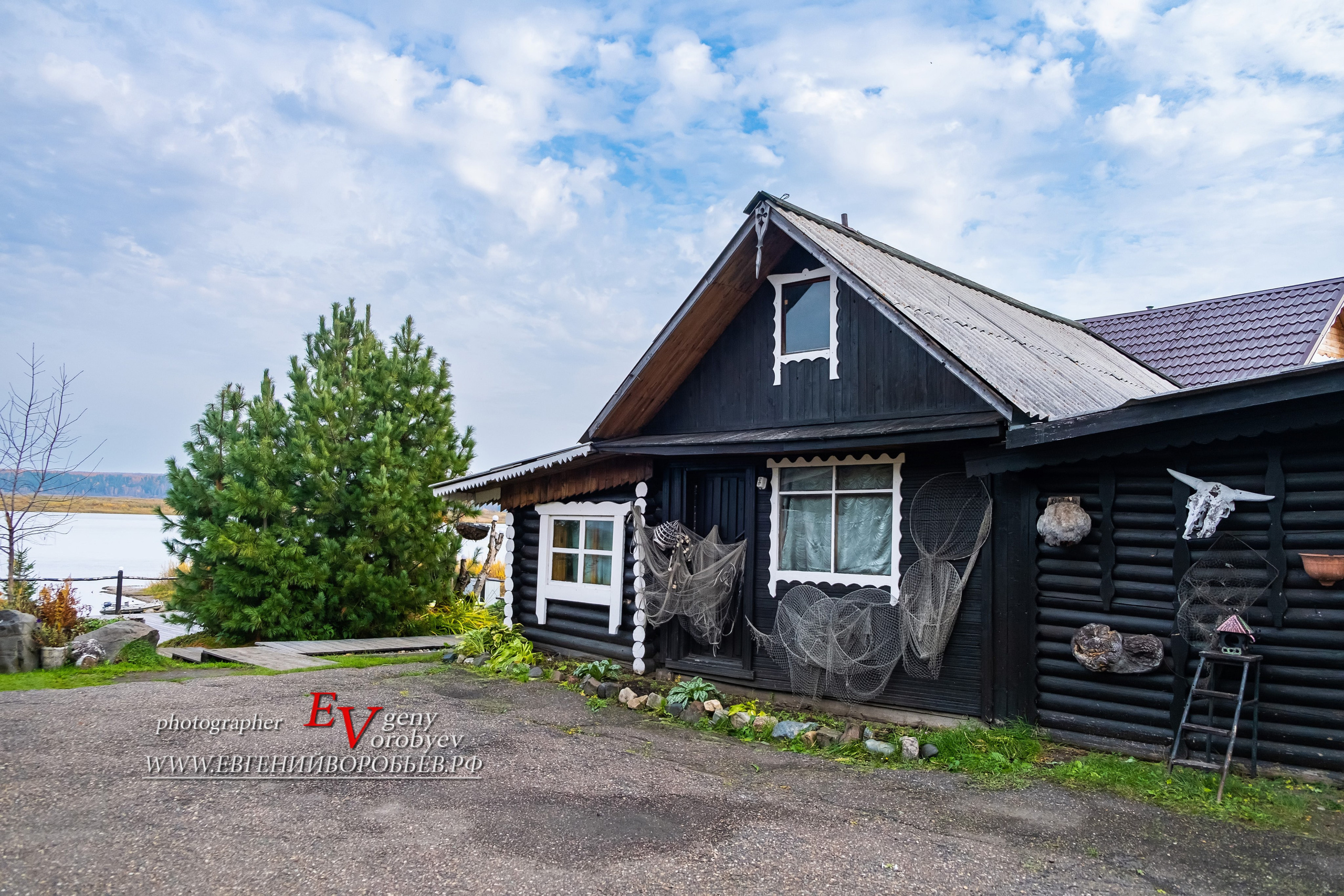 Енисей рыбная заимка рыбалка экскурсии Енисейск Красноярск аренда микроавтобуса трансфер индивидуальный тур фото дегустация рыбных блюд интересные места что посмотреть куда сходить что посетить достопримечательности в Енисейске фототур  цена заказать экскурсию программа маршрут смотровые площадки видовые красивые места путешествие туристический маршрут 