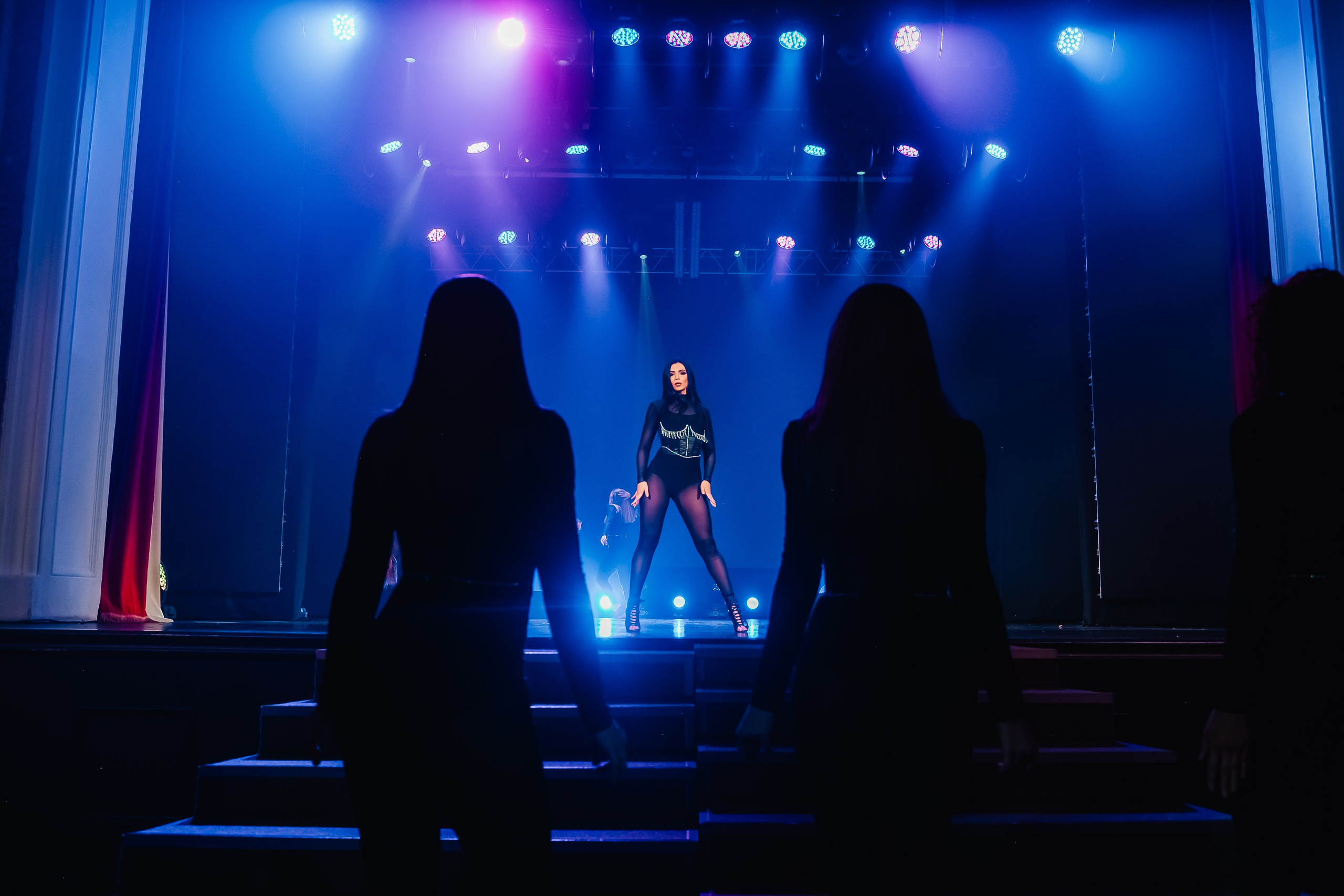 Спектакль «Женщина». Художник по свету Максим Сергачев