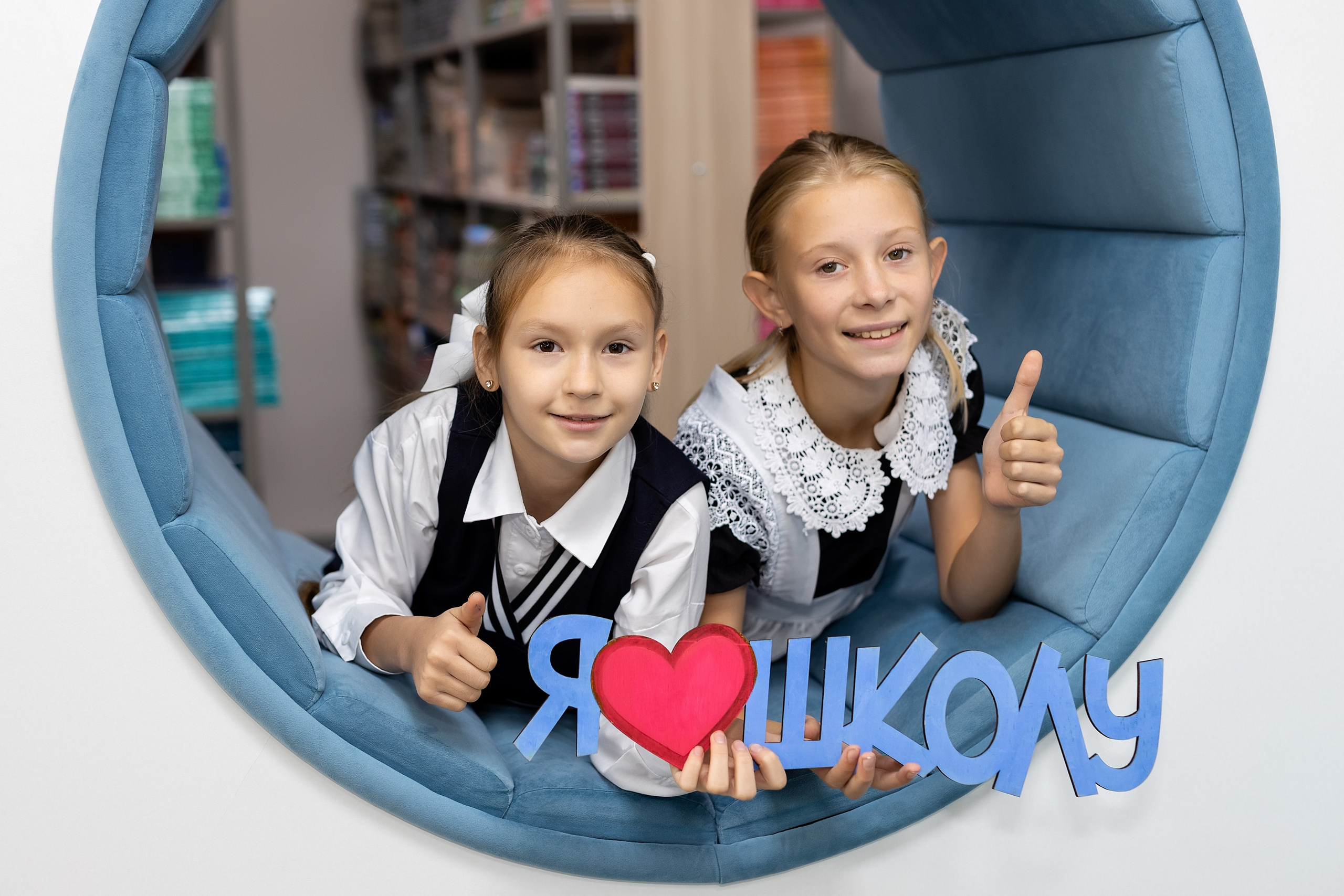 Школа № 4 имени В. Н. Косова, 4б. п.Тавричанка. Стильный выпускной альбом Владивосток фотограф Вероника Мигачева
