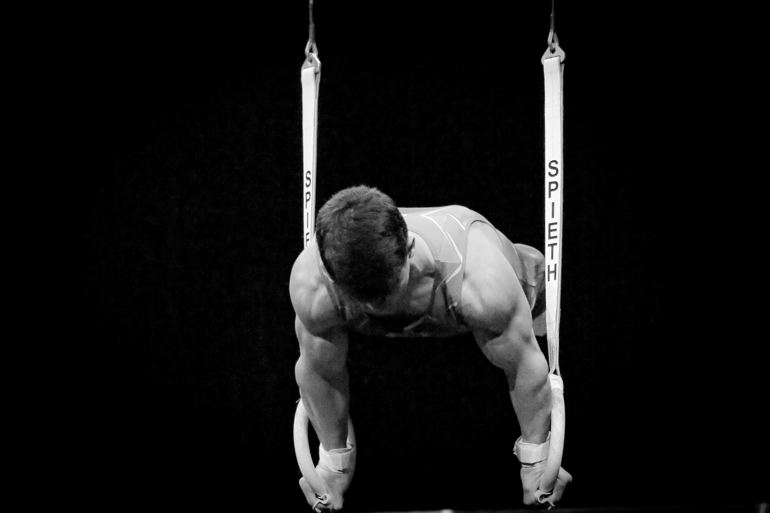 «Спорт через объектив: история в каждом снимке!»