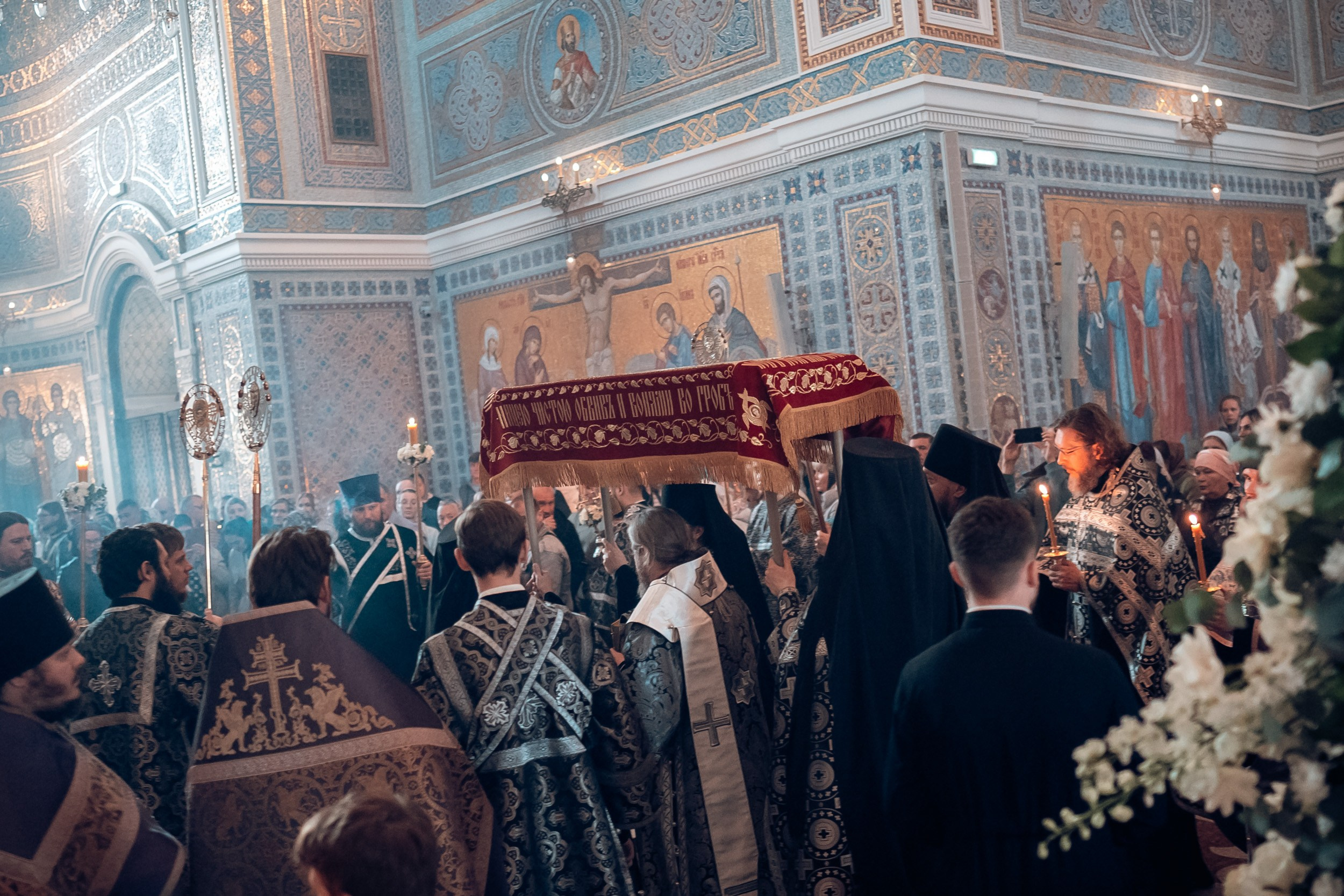 Богослужение Великой пятницы в Херсонесском монастыре Севастополь. Церковный фотограф Севастополь