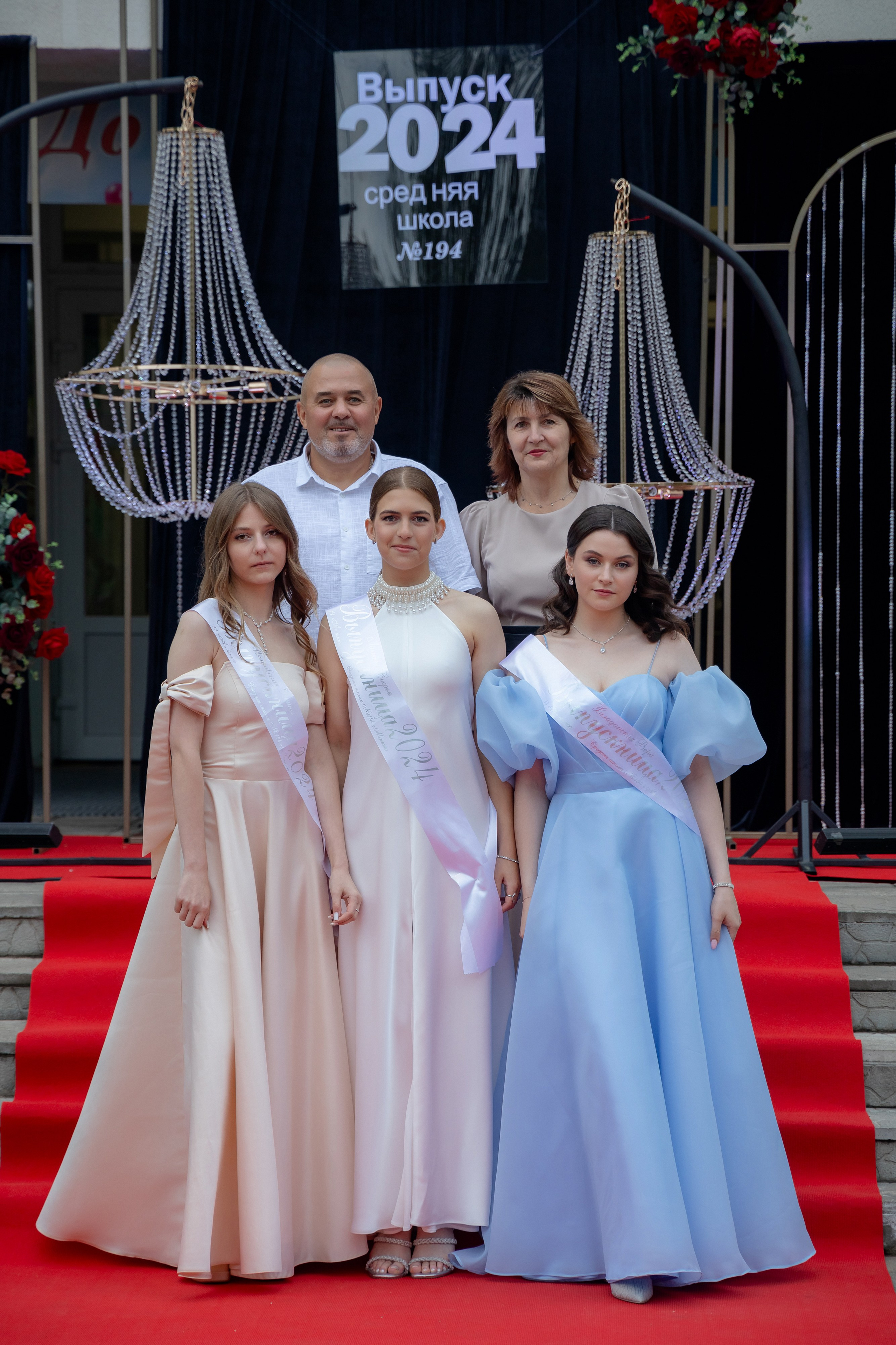 Школьный выпускной 2024 год в Соколе (Минск). Свадебный фотограф в Минске/Беларуси Сергей Спиридонов