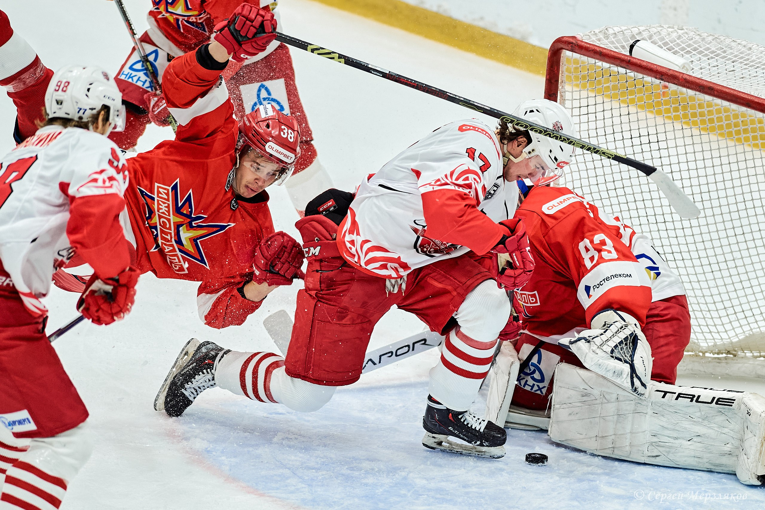Хоккей. OLIMPBET Чемпионат России — ВХЛ Ижсталь — Ростов. 28.09.2024 Ижевск. Спортивный репортажный фотограф в Ижевске Сергей Мерзляков