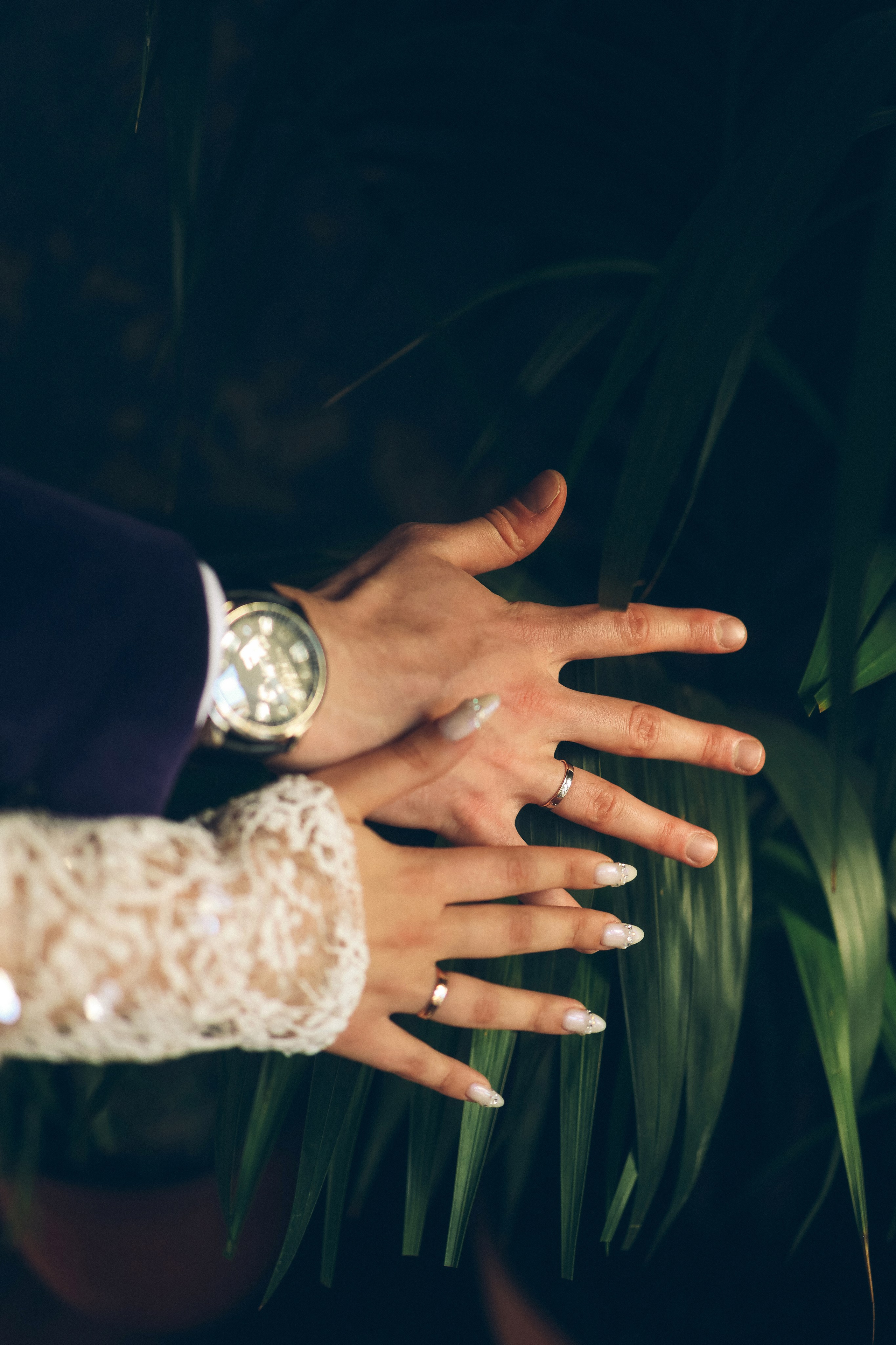 Илья и Науэль, прогулка и роспись в пространстве Yauza. Свадебный и портретный фотограф в Москве Кристина Золотова