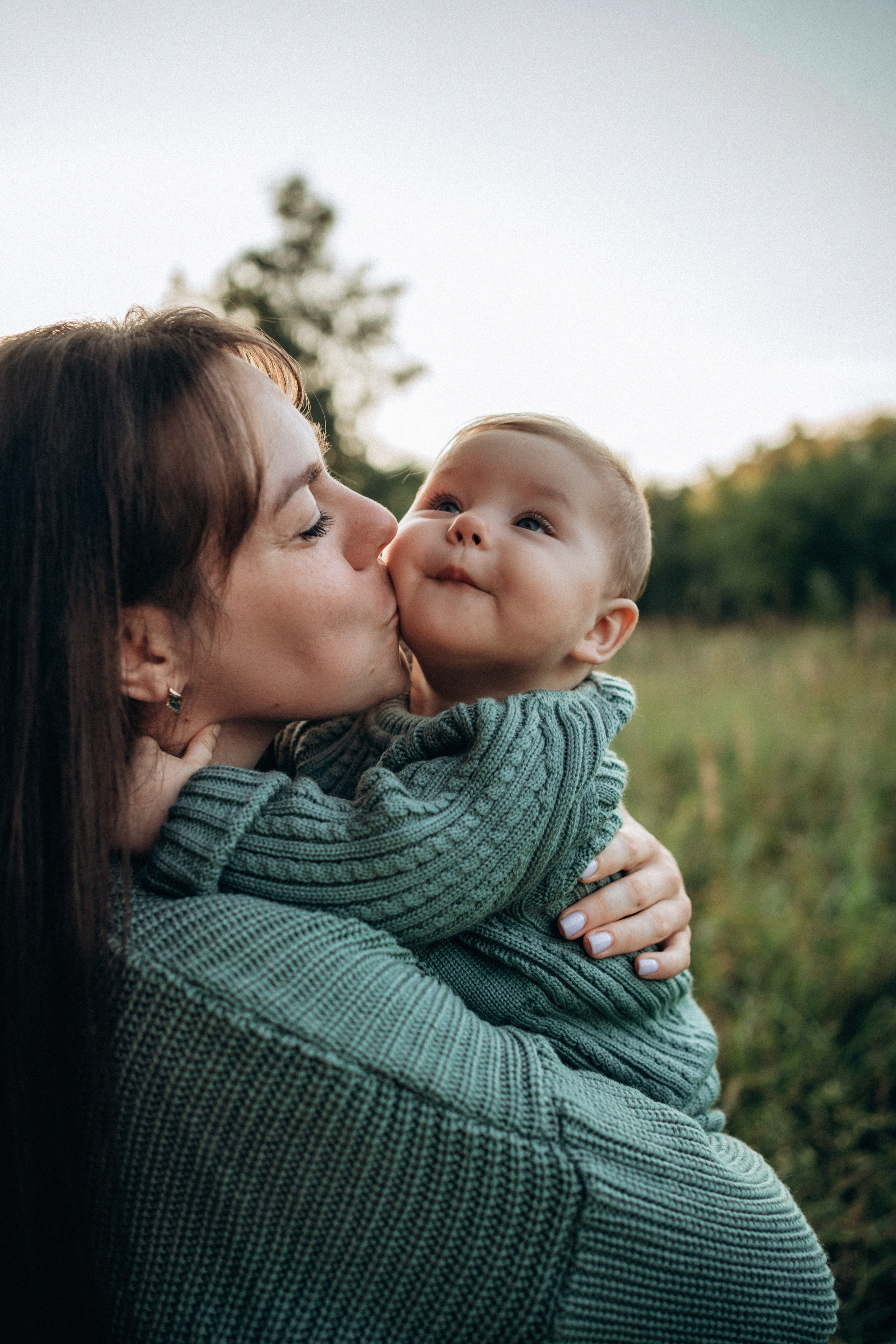 Прогулка в поле. Фотограф новорожденных и малышей до года в Москве Анастасия Соколова