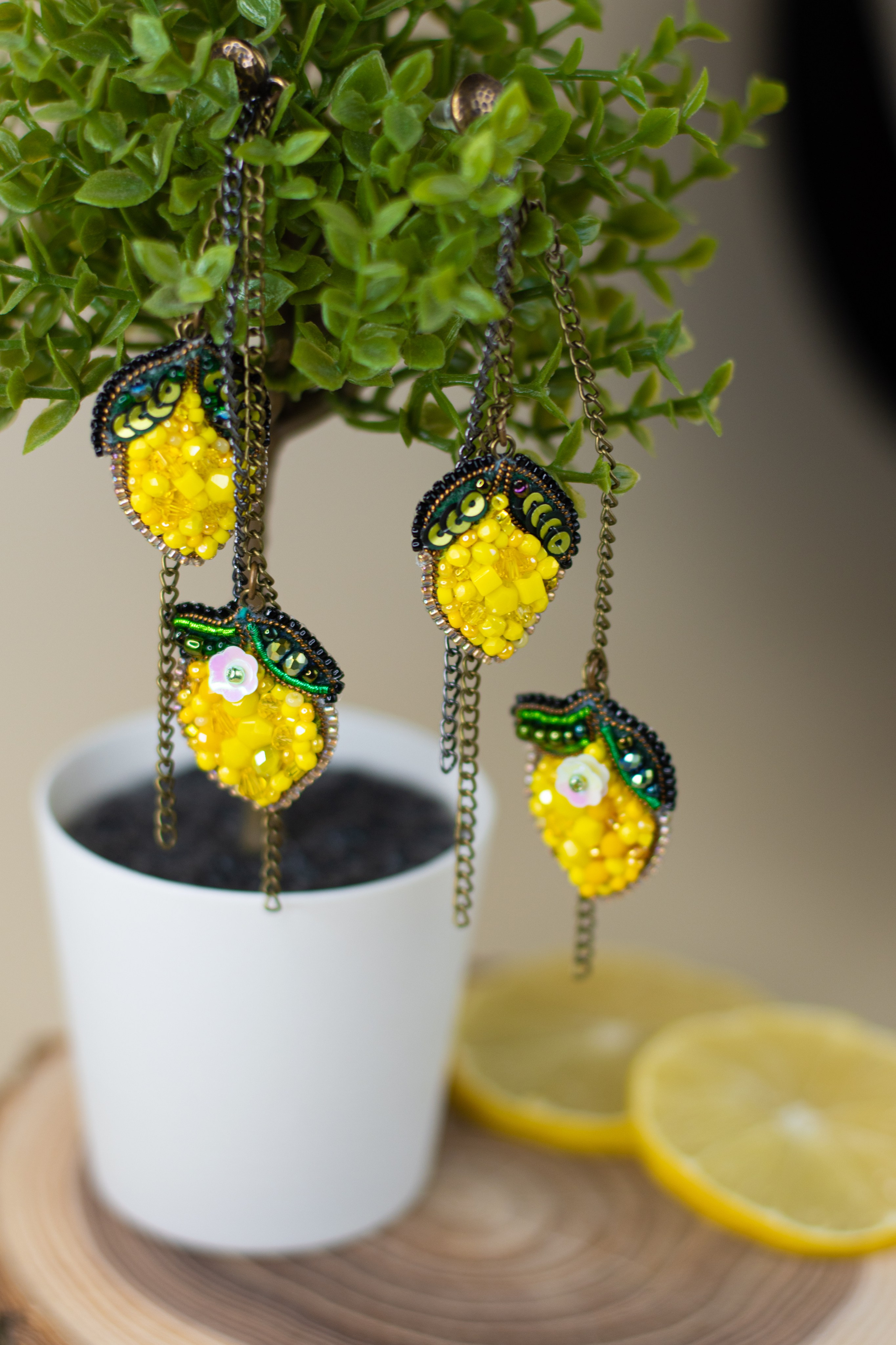 Серьги и брошь ручной работы «Лимоны». Фотограф Санкт-Петербург | Дарья Першина