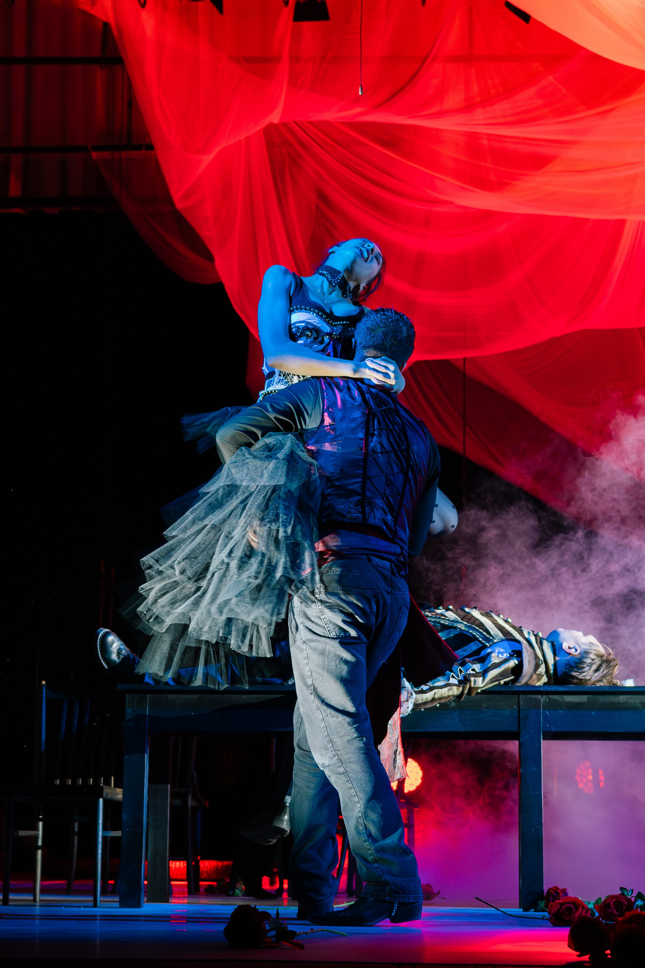 Театр Юного Зрителя «Маленькие трагедии». Фотограф Марк Файзулин