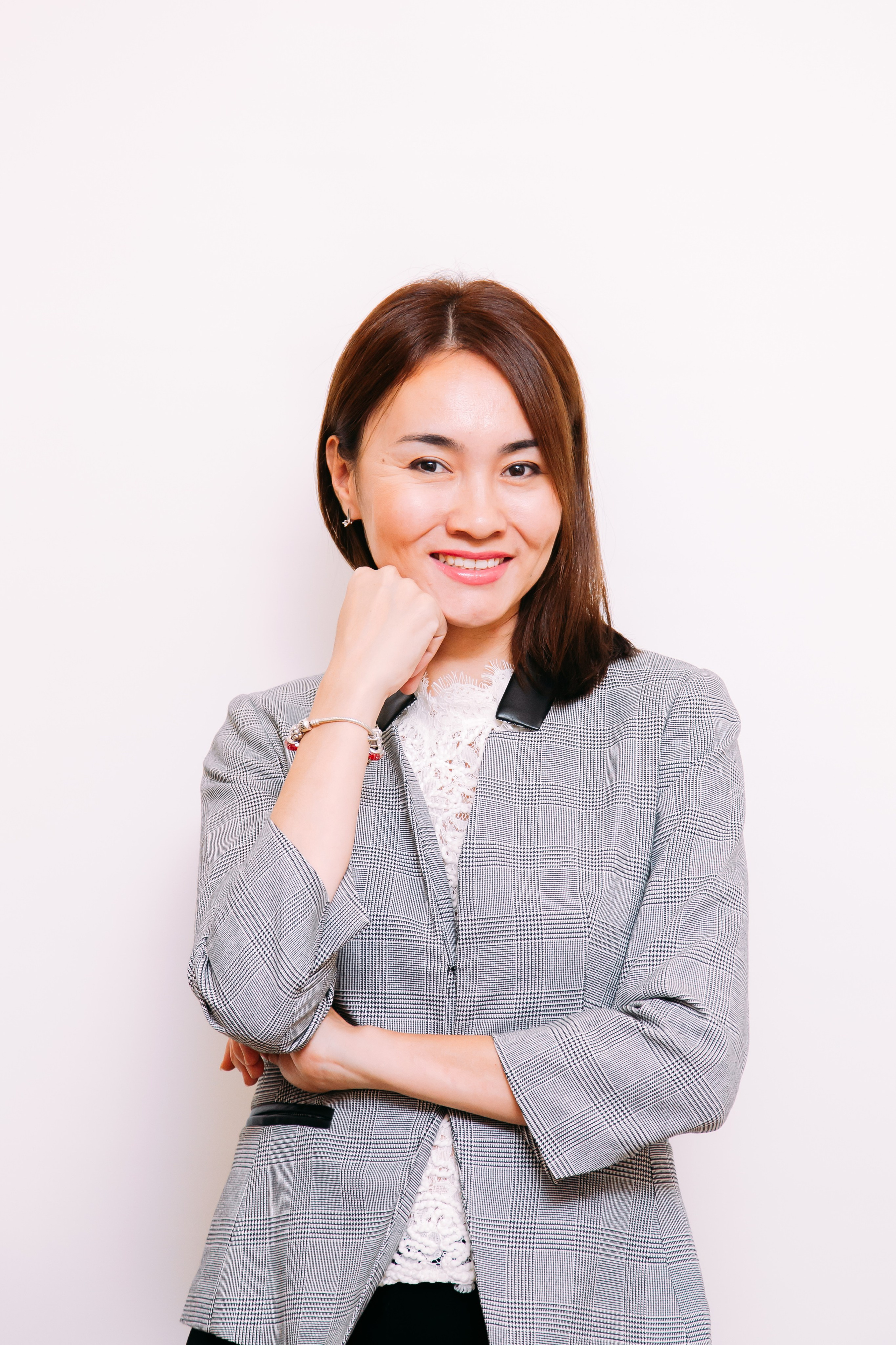 GRATA INTERNATIONAL. Рекламный и портретный фотограф в Алматы — Серекпаев Танирхан