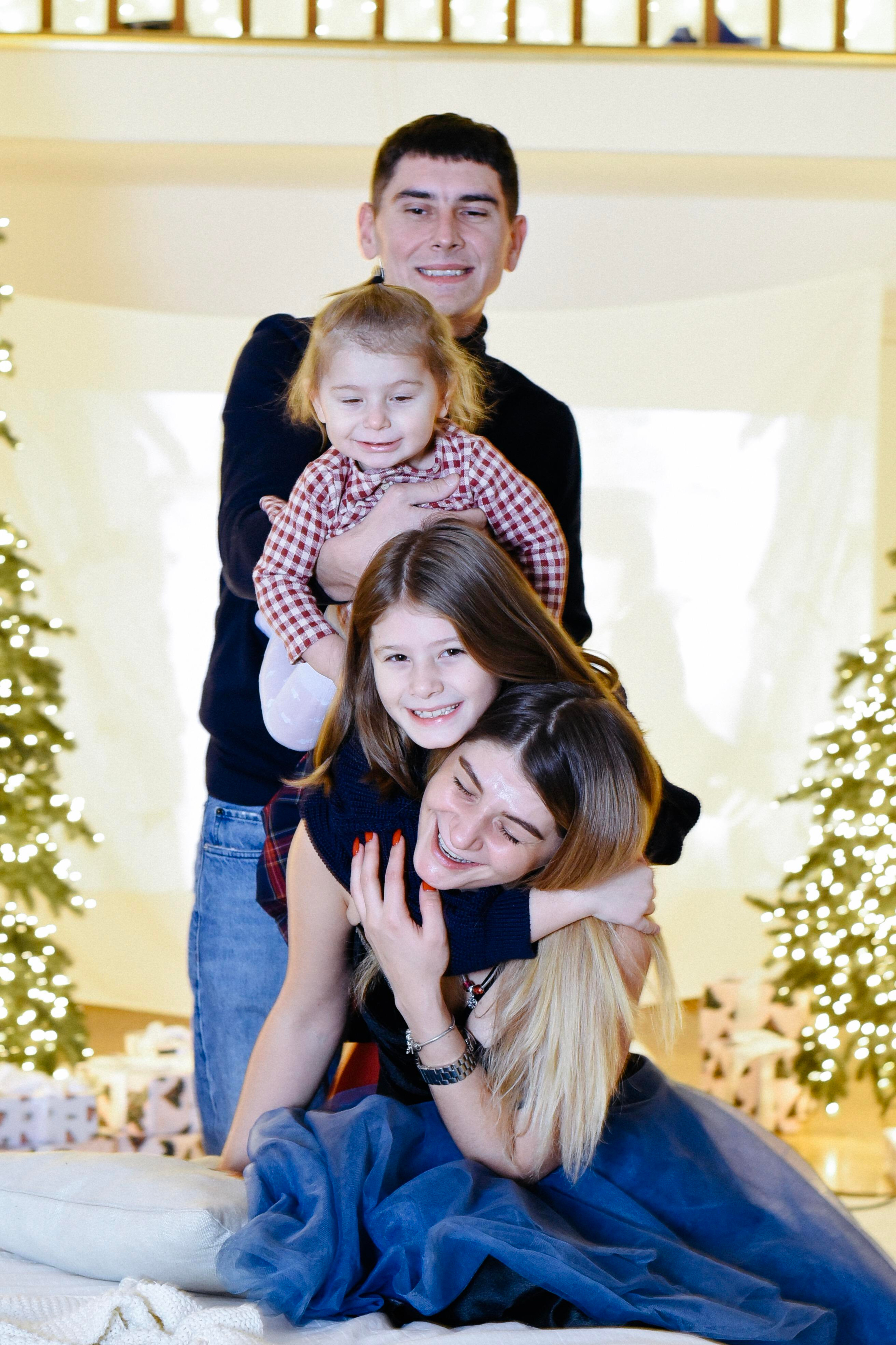 Александра, Илья и девочки Новогодняя. Фотограф Лола Волна, город Москва