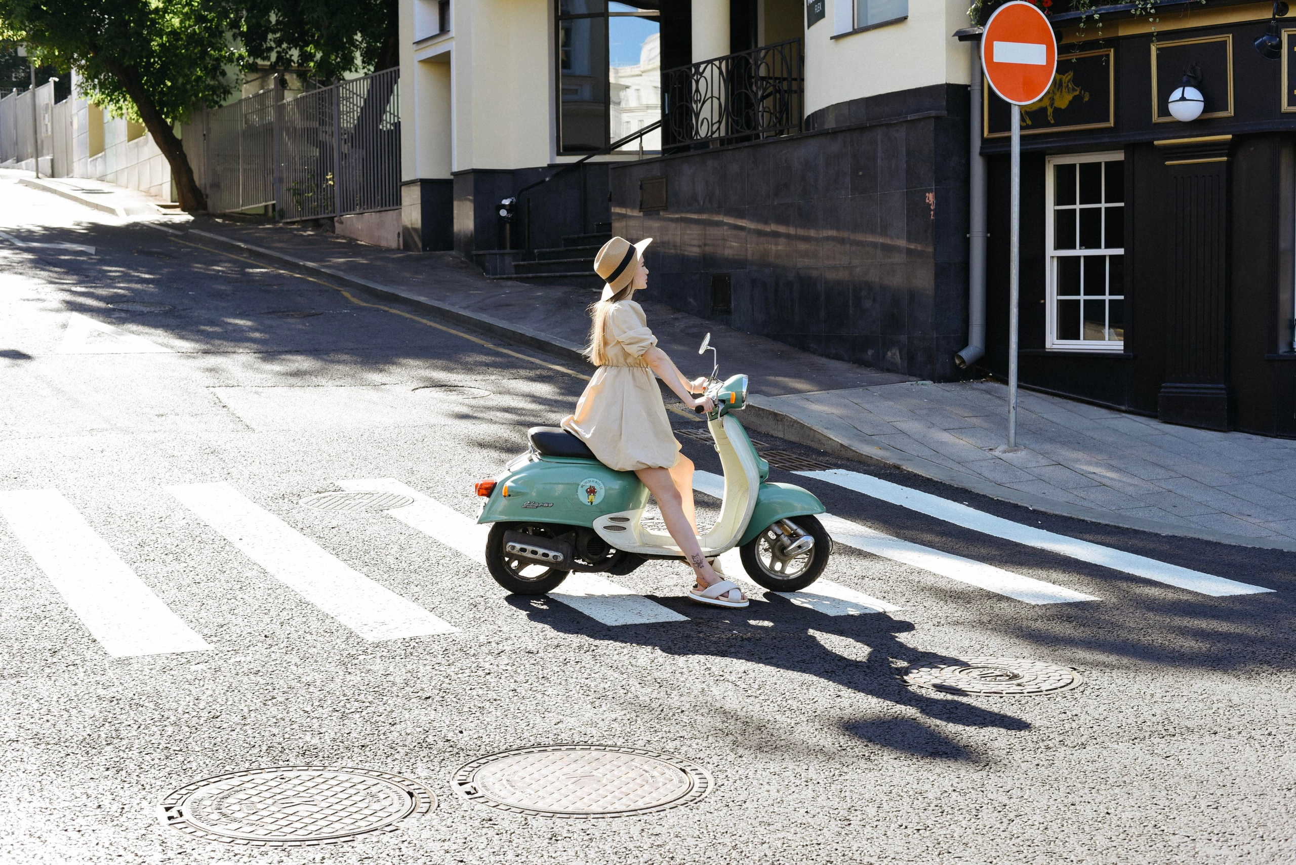 Татьяна Ретро мопед. Фотограф Лола Волна, город Москва