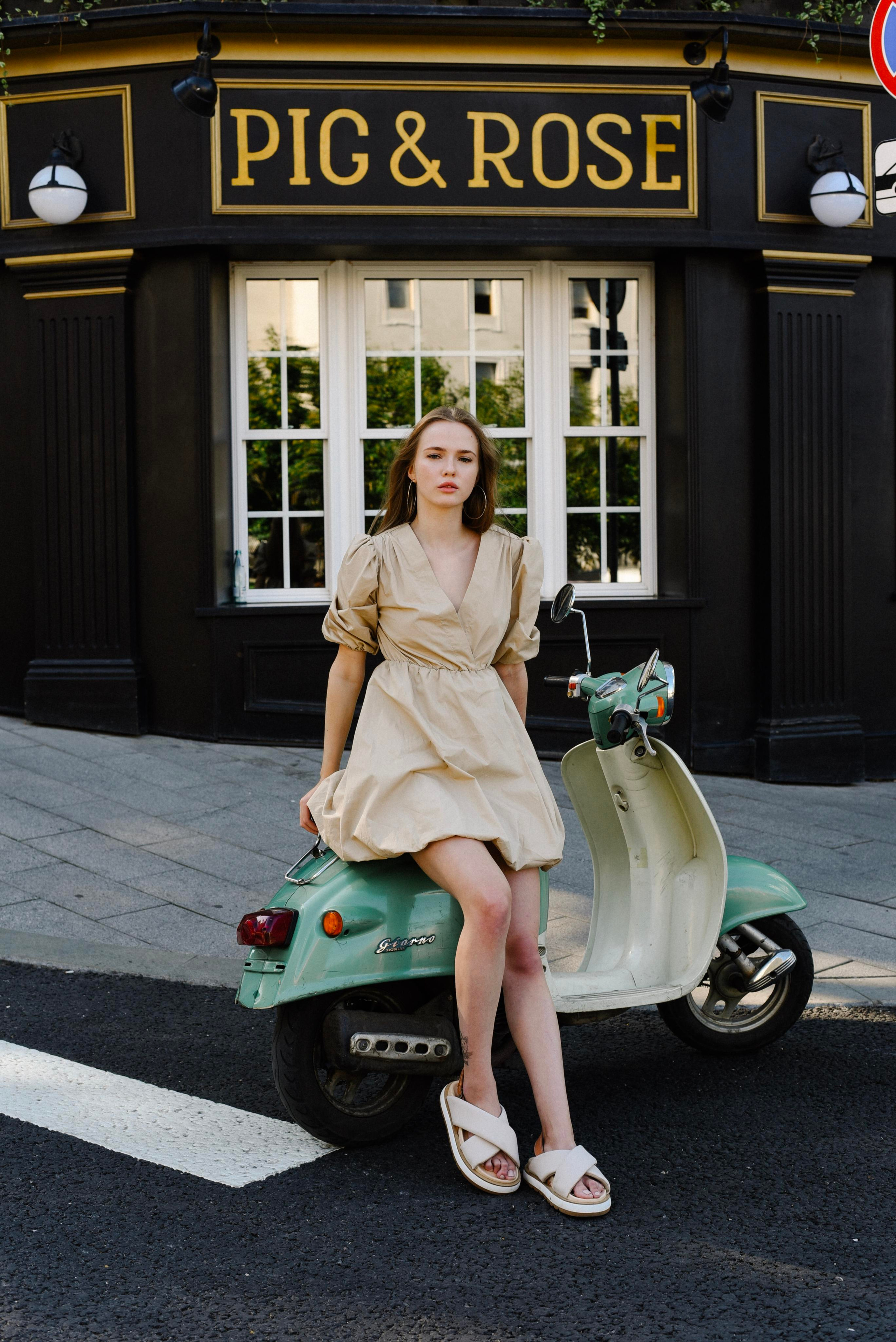 Татьяна Ретро мопед. Фотограф Лола Волна, город Москва