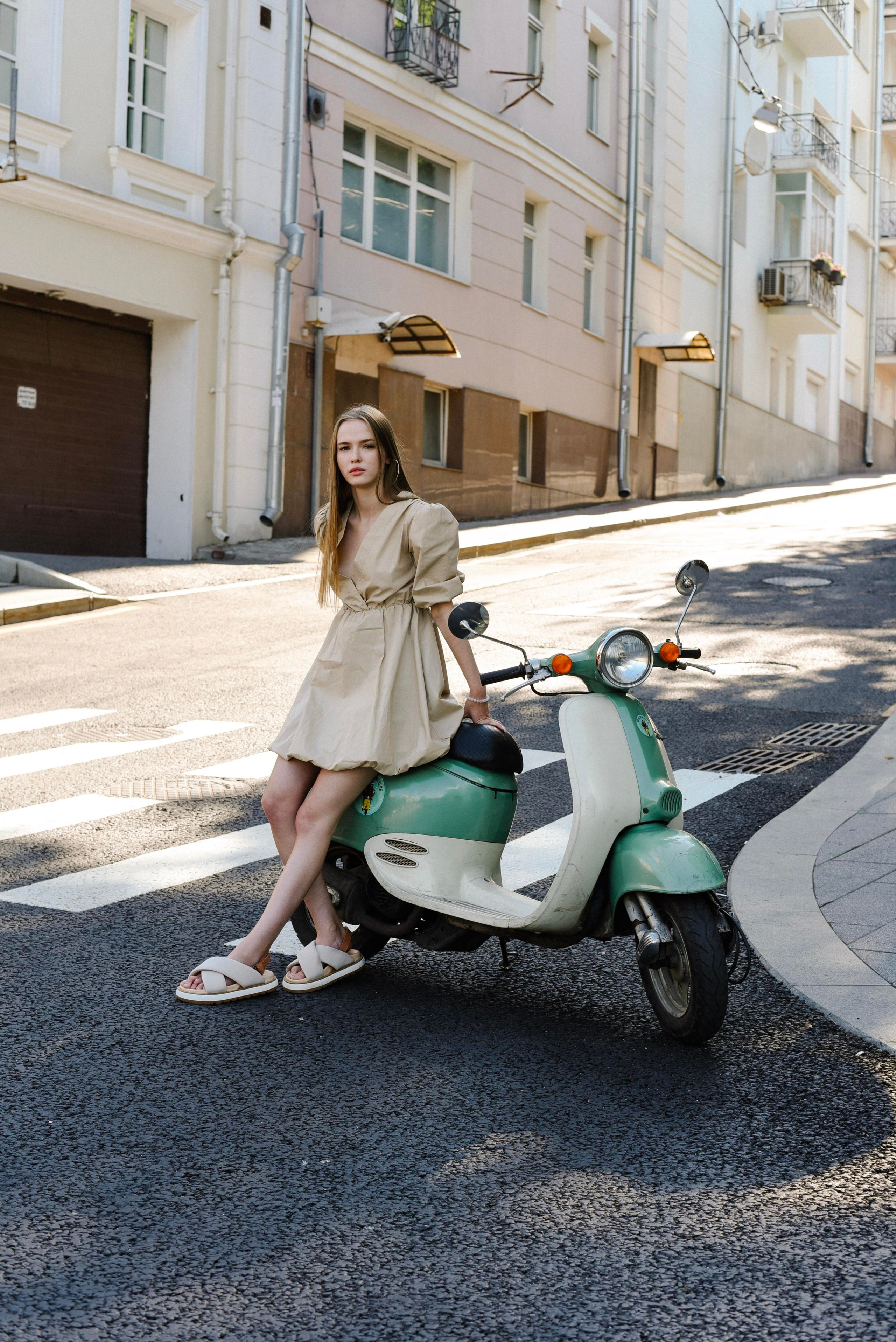 Татьяна Ретро мопед. Фотограф Лола Волна, город Москва