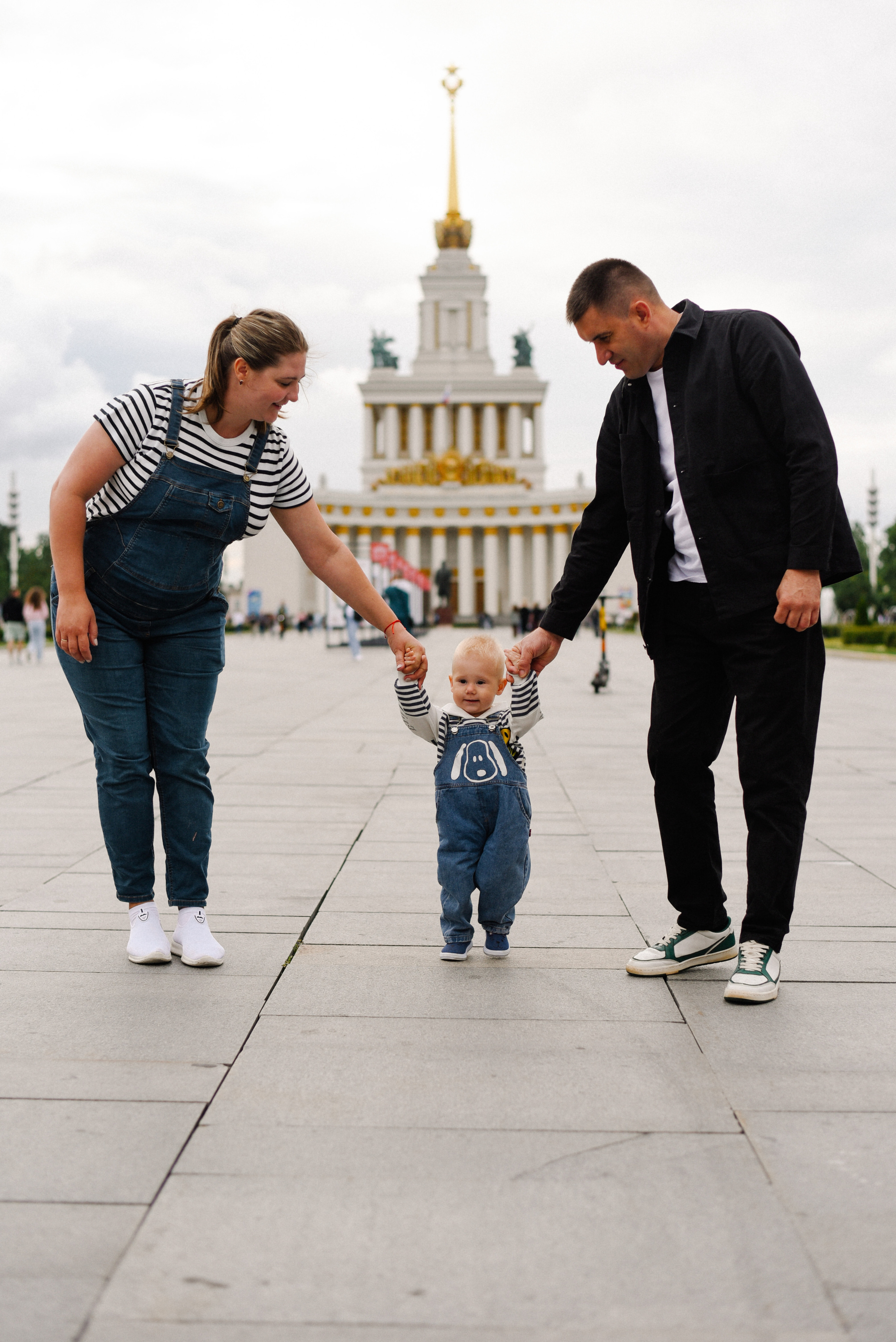 Александра, Дмитрий и Костя ВДНХ. Фотограф Лола Волна, город Москва