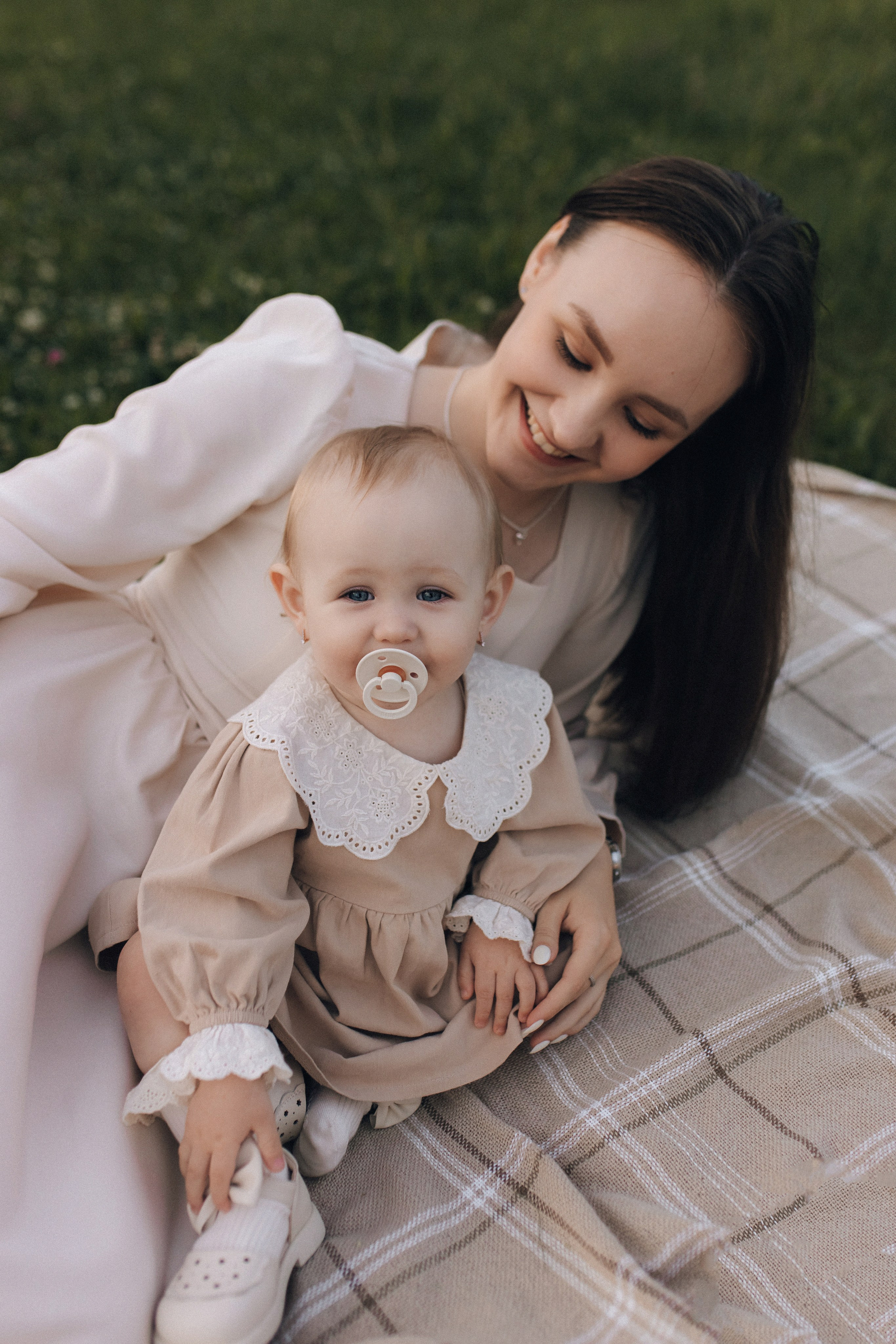 Семейная фотосессия летом в городе. Семейный фотограф Екатеринбург Черепанова Олеся
