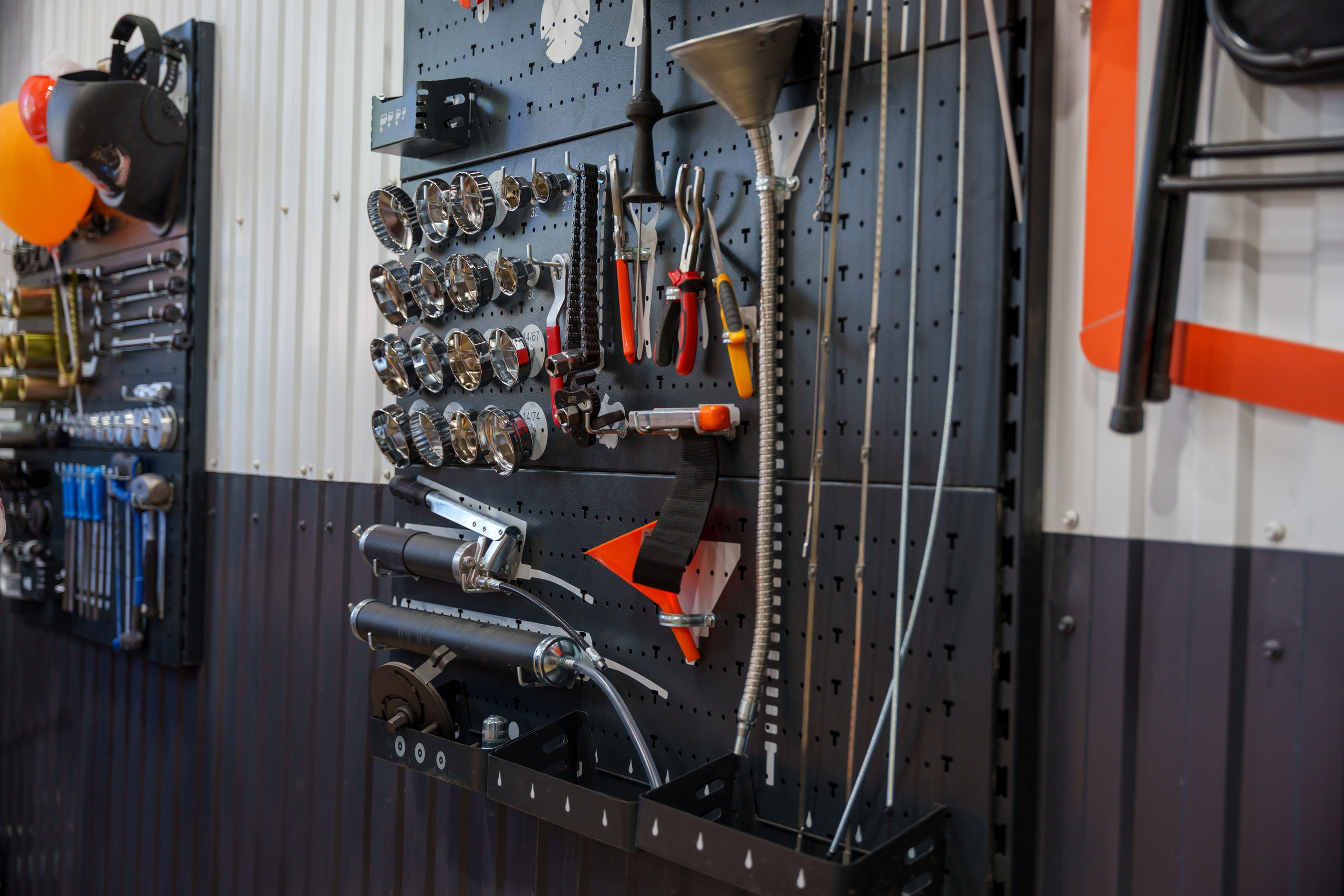 Интерьерная фотосъемка автосервиса Fit Service в Краснодаре — Профессиональная фотосъемка интерьера техцентра в Краснодаресеть СТО. Шедевры для Вас! Фотограф и Видеограф в Краснодаре Пахиев Руслан