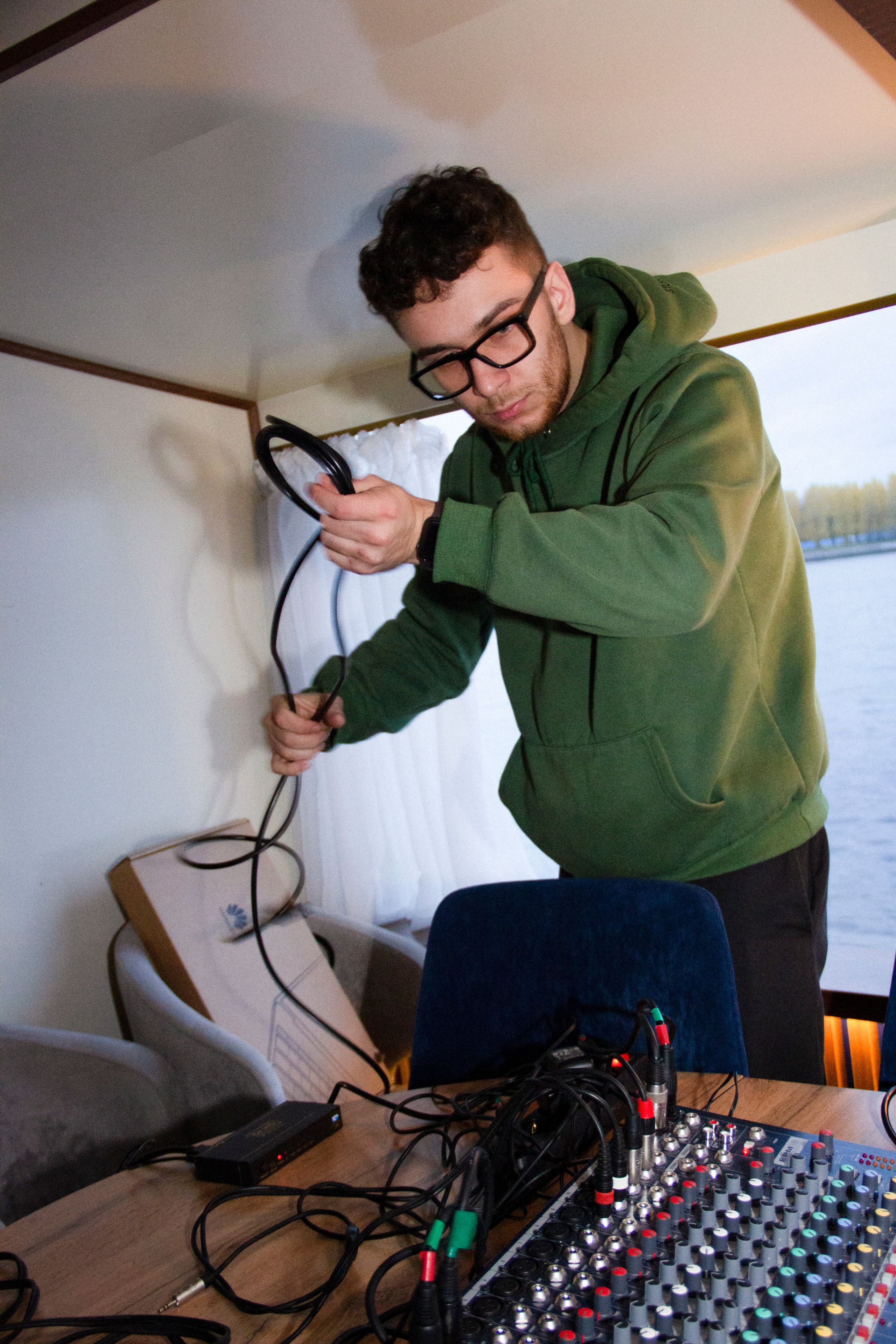 Съемка для сайта аренды катеров в Санкт-Петербурге, подготовка к свадебной прогулке по рекам и каналам. Фотограф в Санкт-Петербурге Смирнова Диана