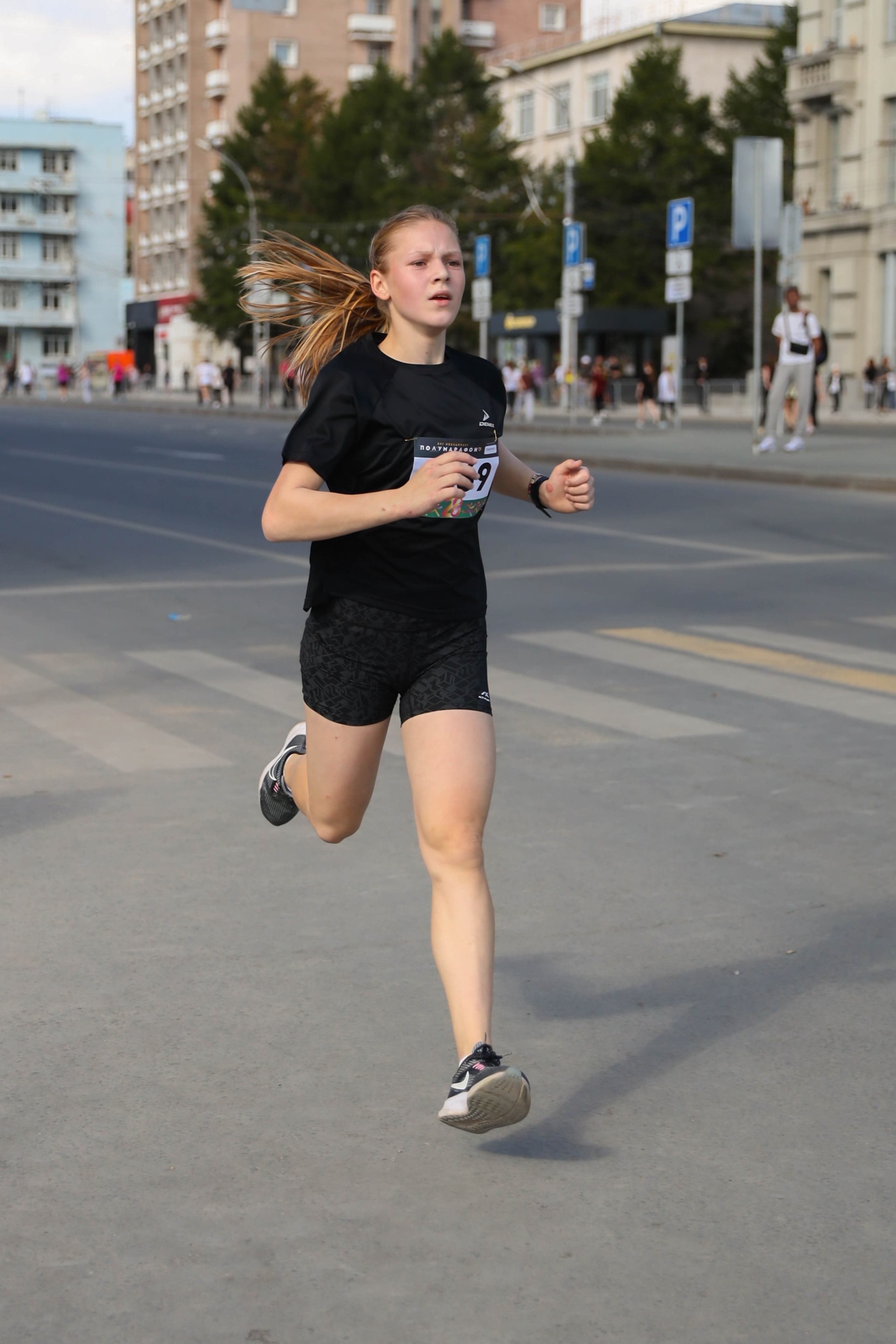 Полумарафон А. Раевича 2025. Репортажный фотограф в Новосибирске Алена Помазунова