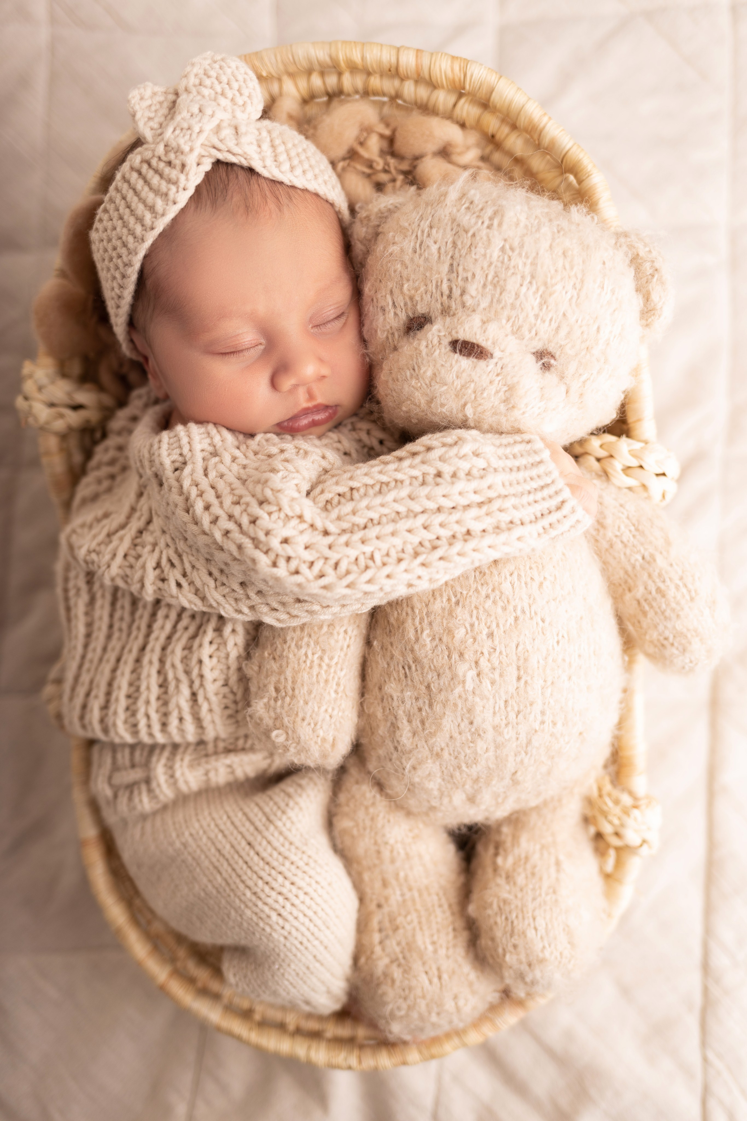 Newborn съемка в стиле Лайф. Фотограф новорожденных малышей в Омске и Омской области Эльвира Камаева