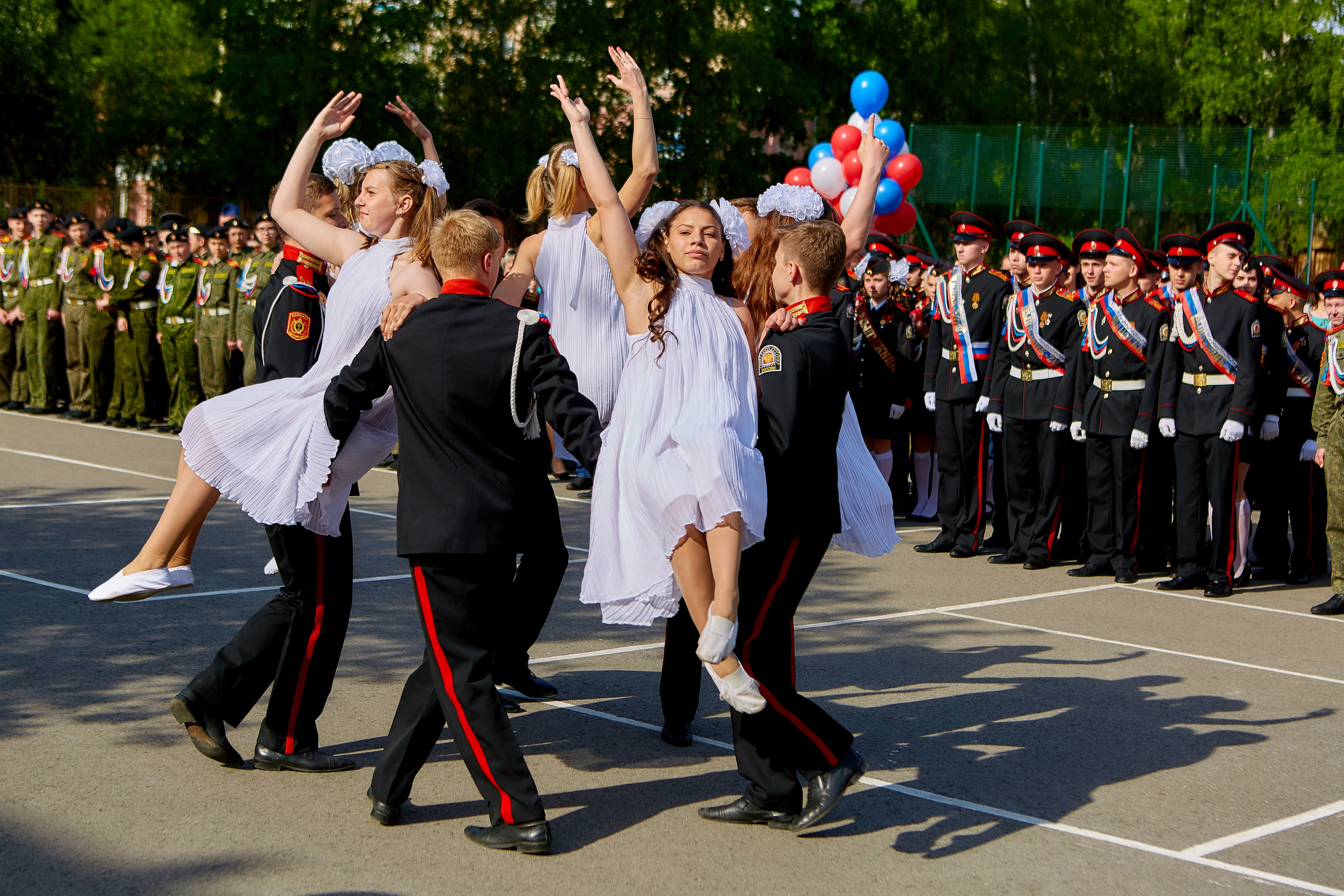 Кадеты последний звонок. Фотограф Вячеслав Фарунин