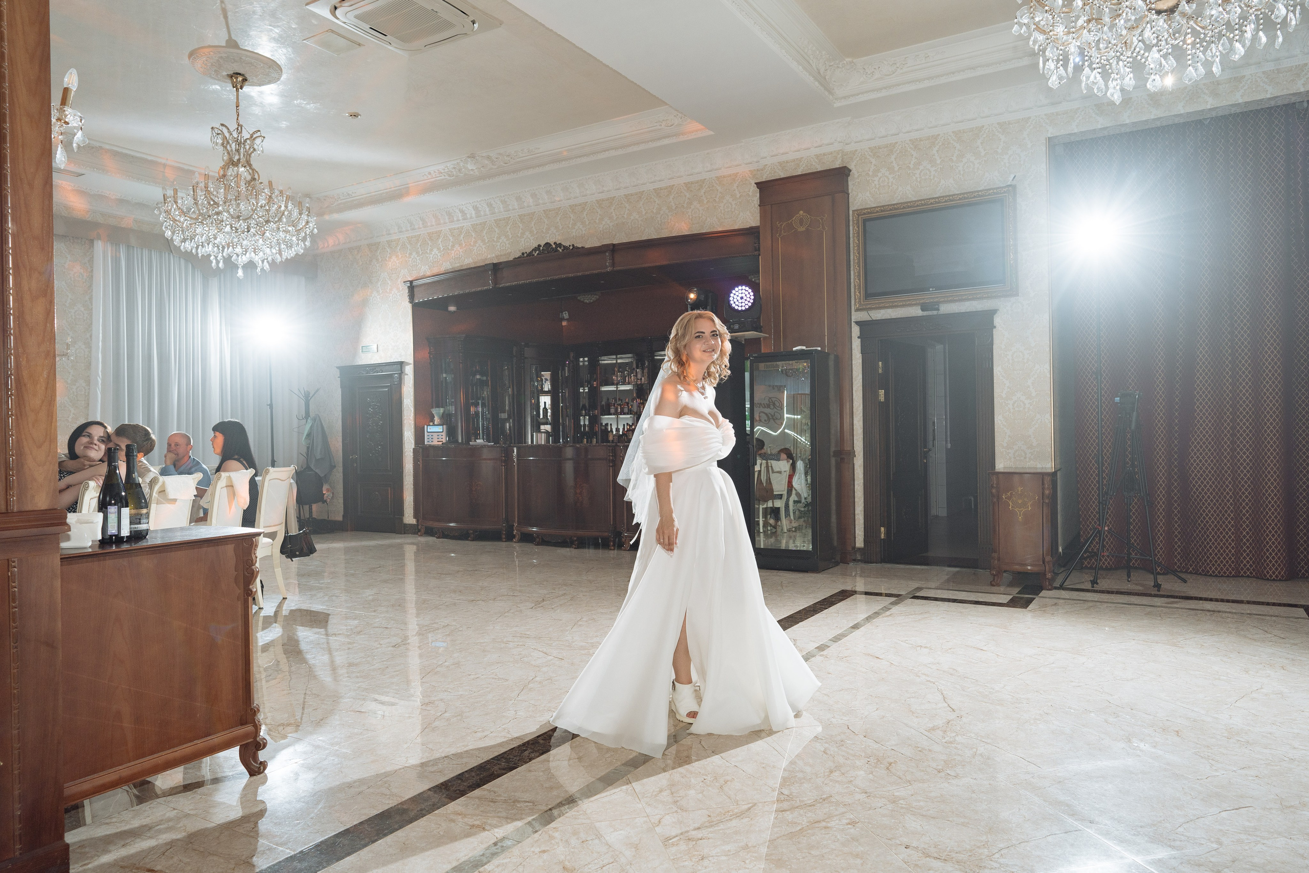 Виктор и Юлия