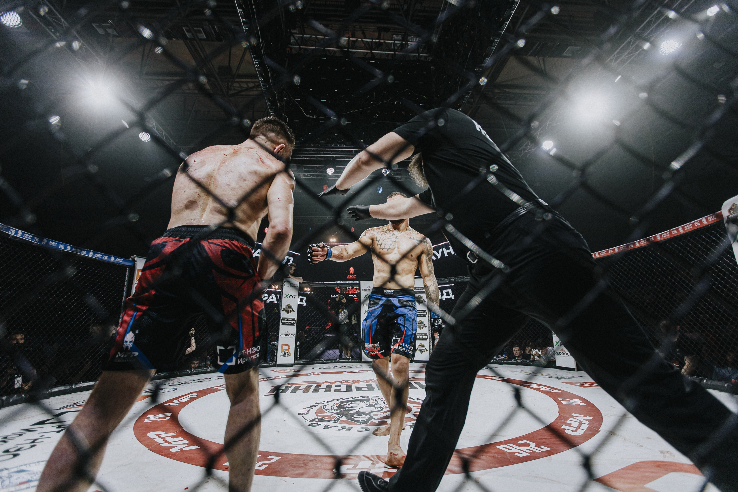 MFP246 МАКСИМ БУТОРИН VS МАРСИО БРЕНО. Фотограф Иркутск Антипин Сергей
