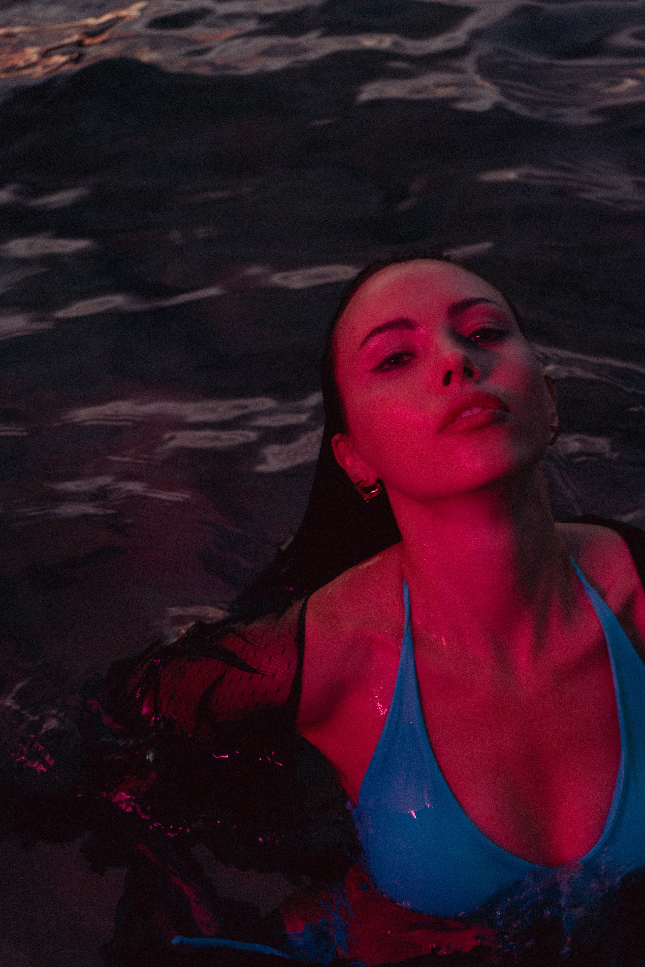 Эмоциональный портрет на Пхукете — искусство вашего образа, эмоций и красоты в виде индивидуальной фотосессии. Ян Долматов — фотограф, видеограф и продюсер на Пхукете, Таиланд