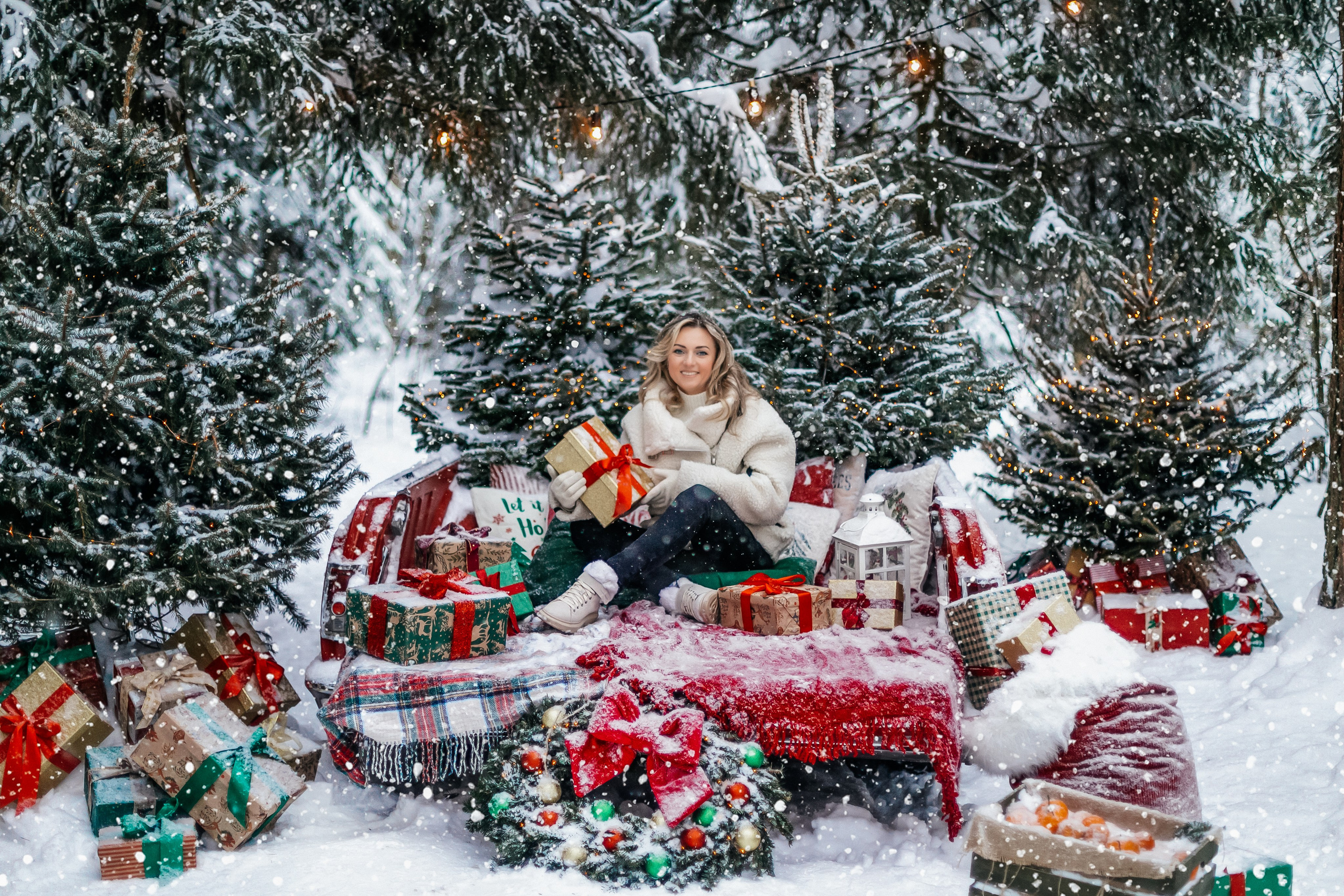 Новогодние фотосессии с ретро машинами. Фотопроекты, фотодни и фотосессии в Москве