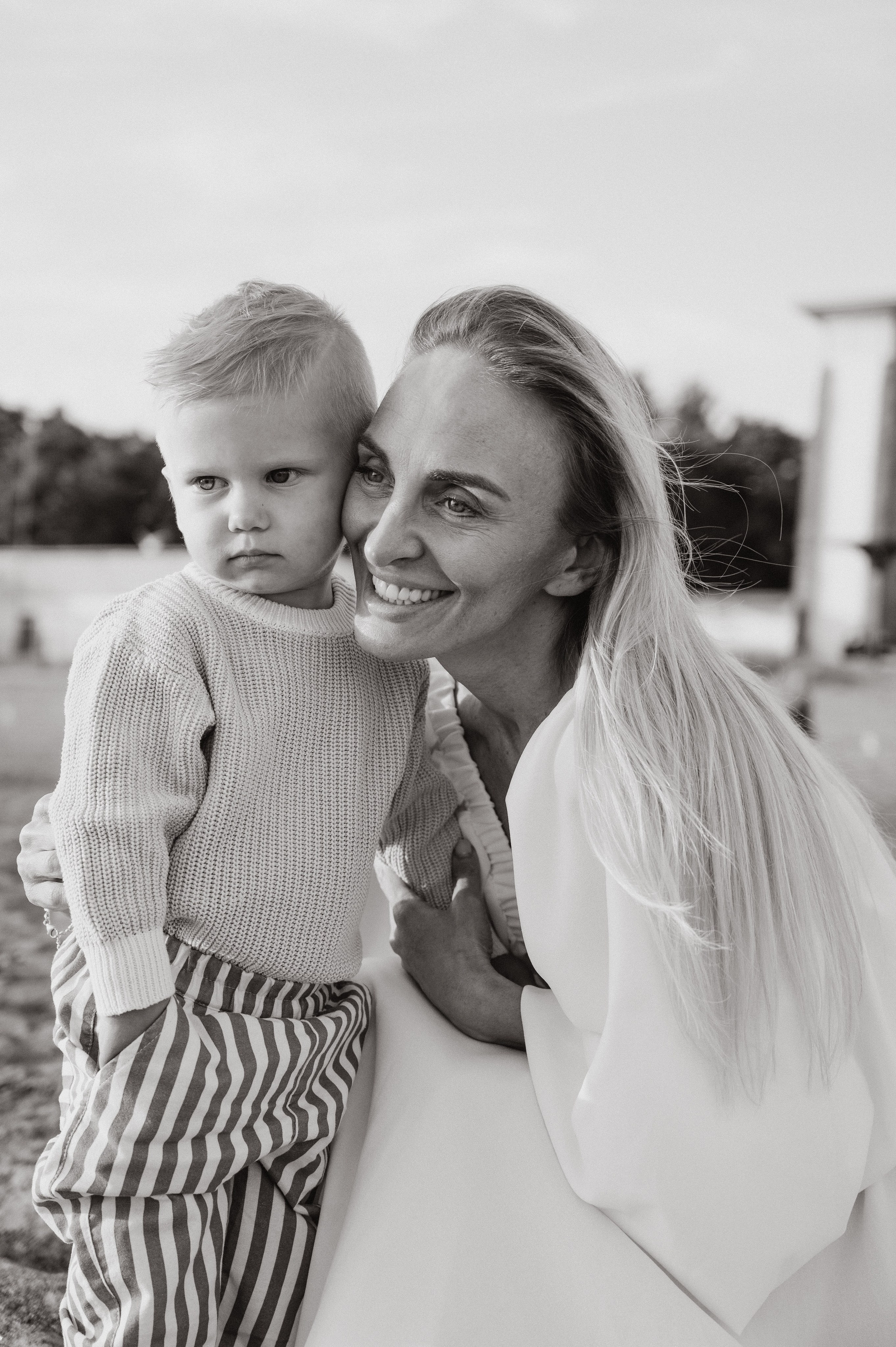 Юлия. Профессиональный фотограф беременности в СПБ. Стильные фотосессии беременности в стиле минимализм и классическая фотография