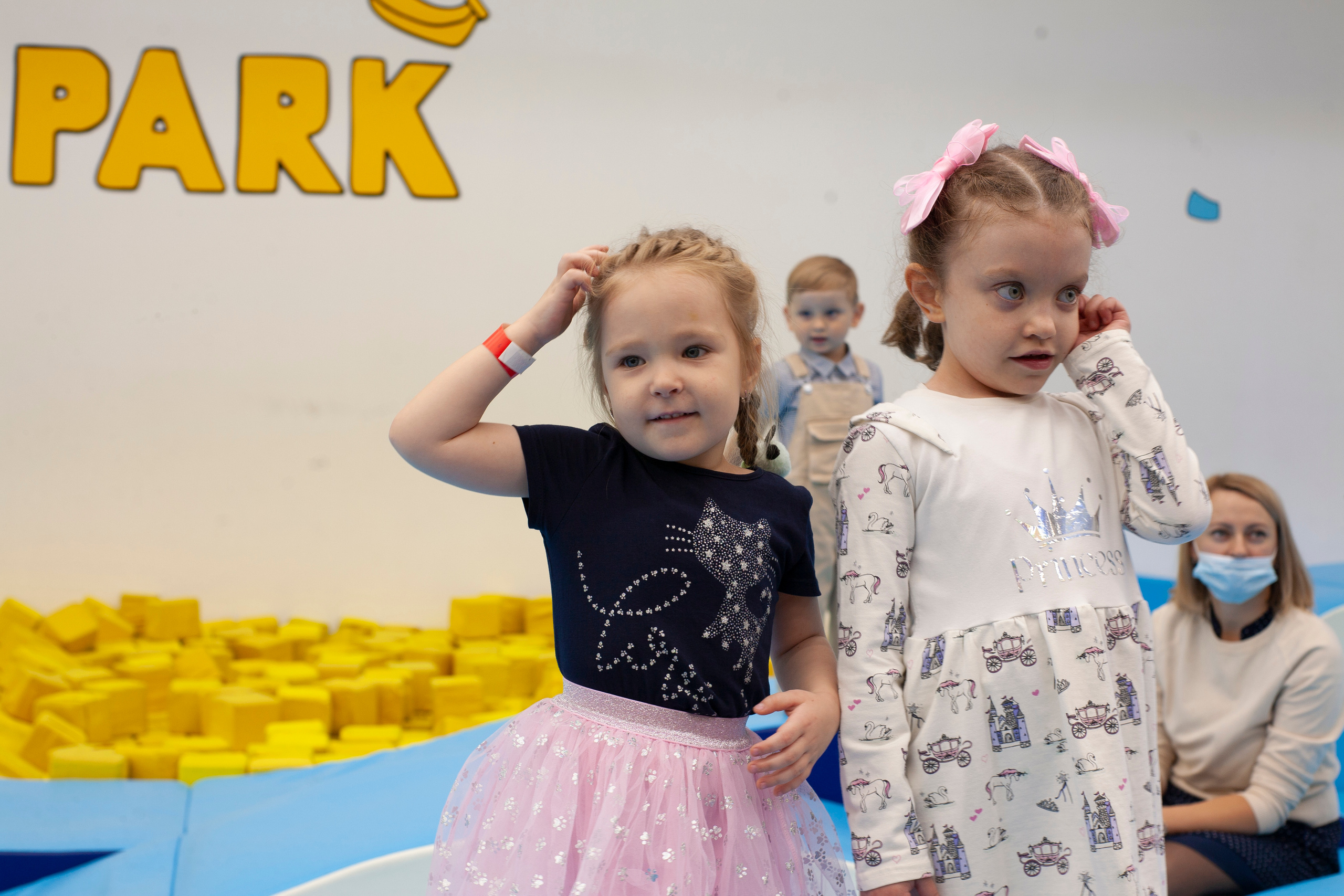 День рождения Арсюши и Стасеньки. Альбомы с самого детства. +79237847111