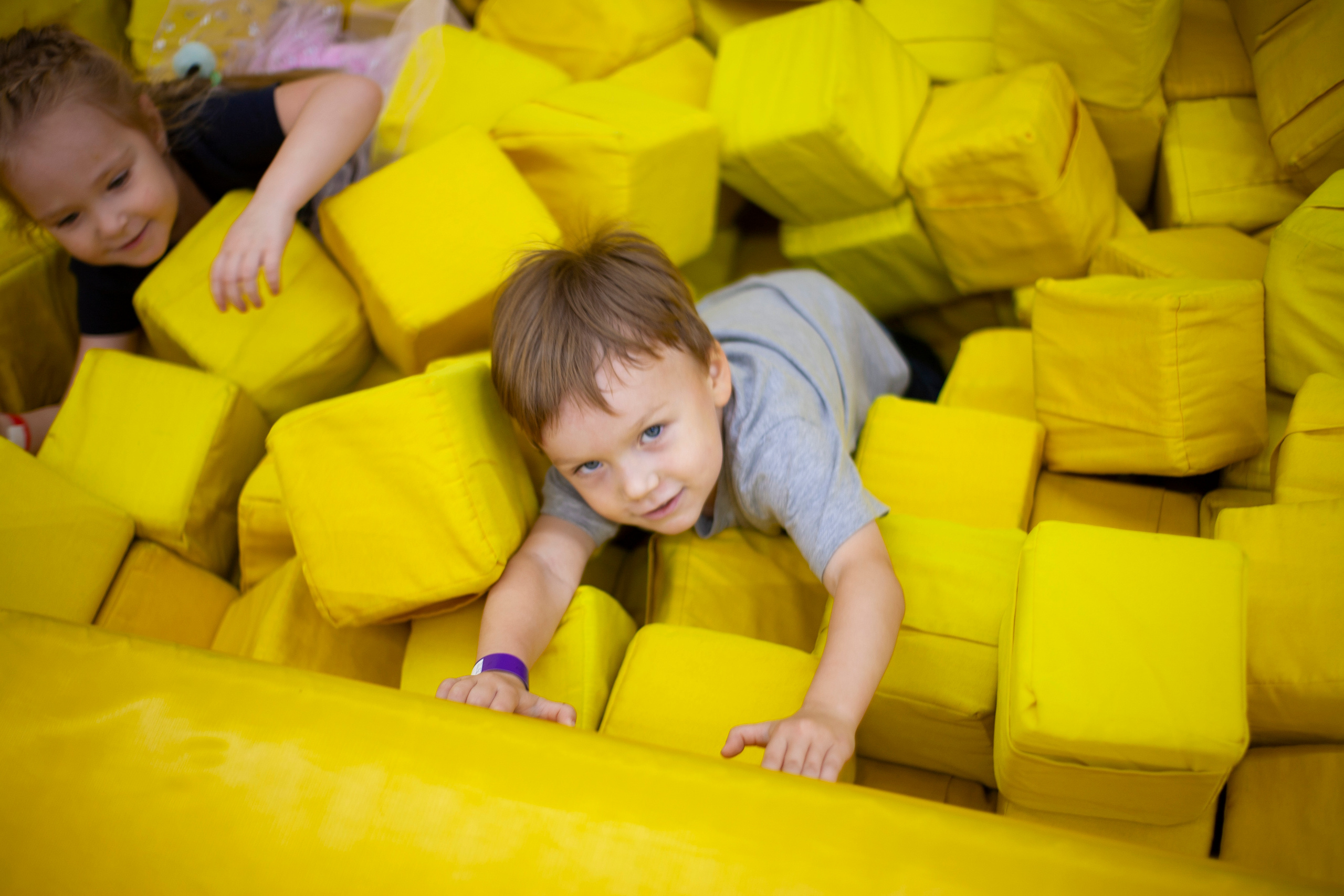 День рождения Арсюши и Стасеньки. Альбомы с самого детства. +79237847111