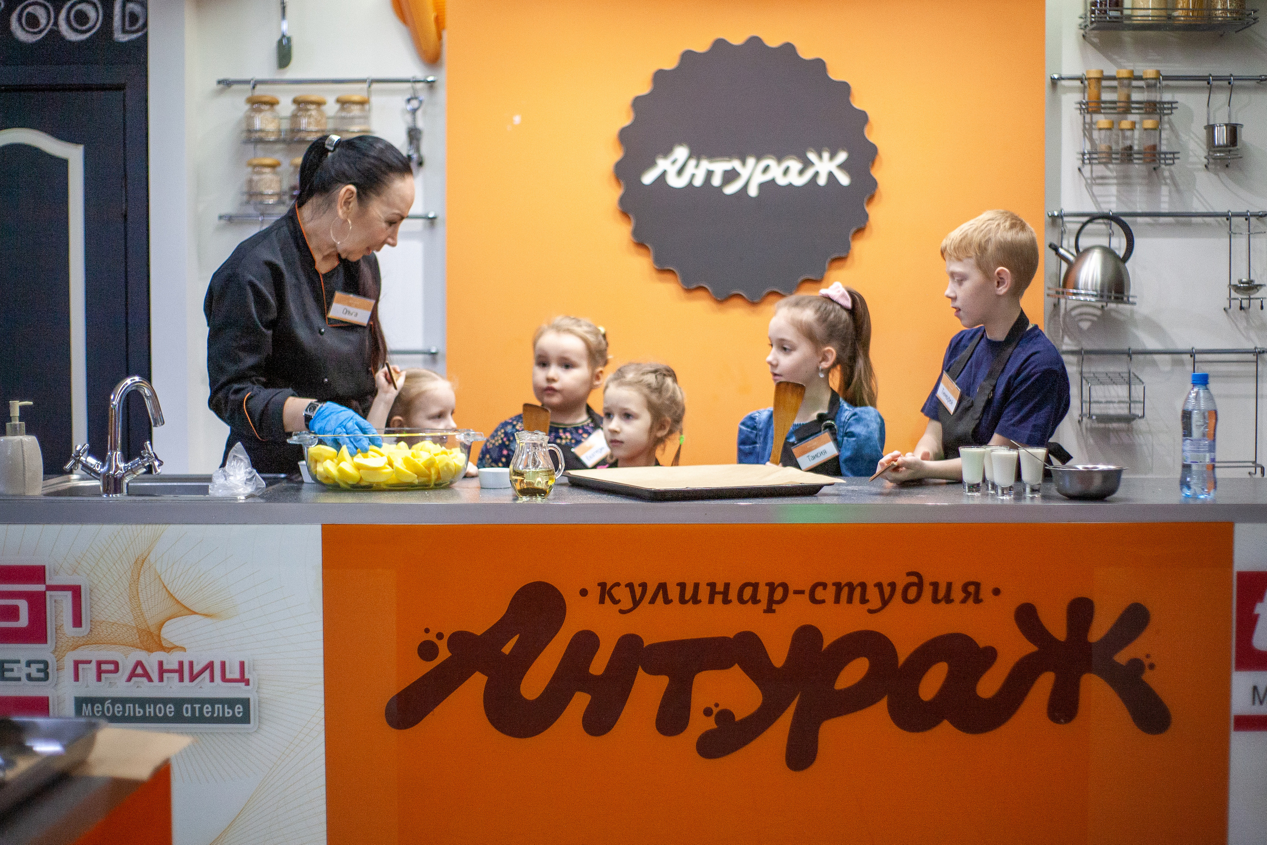 День рождения Кирочки. Альбомы с самого детства. +79237847111