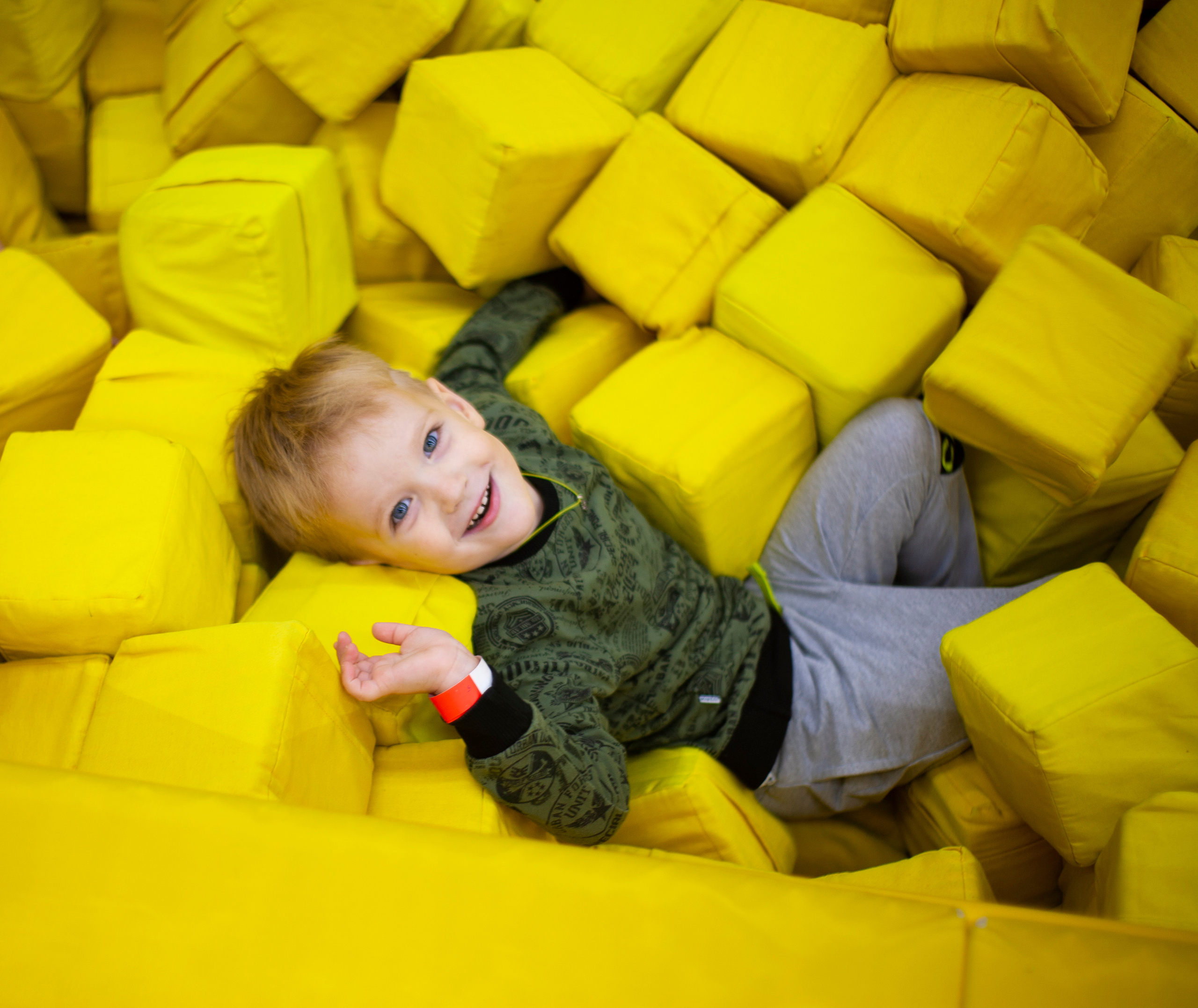 День рождения Арсюши и Стасеньки. Альбомы с самого детства. +79237847111