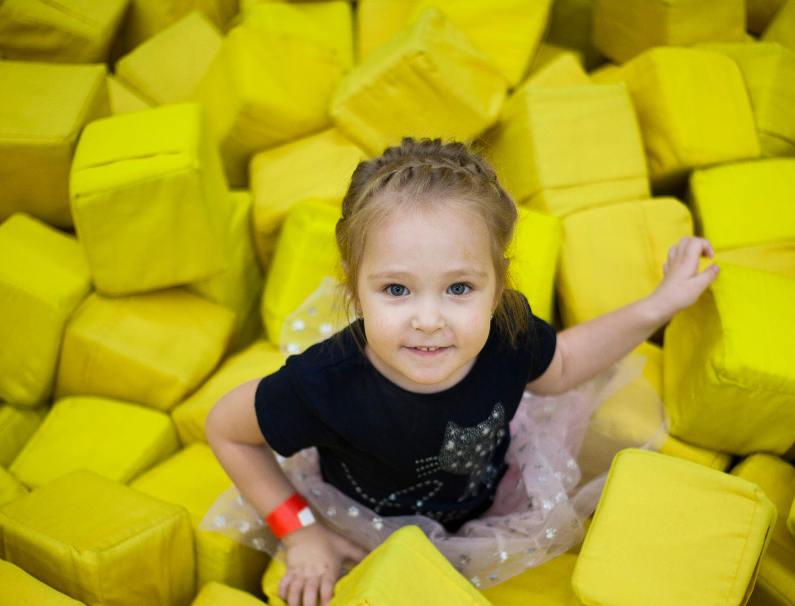 День рождения Арсюши и Стасеньки. Альбомы с самого детства. +79237847111